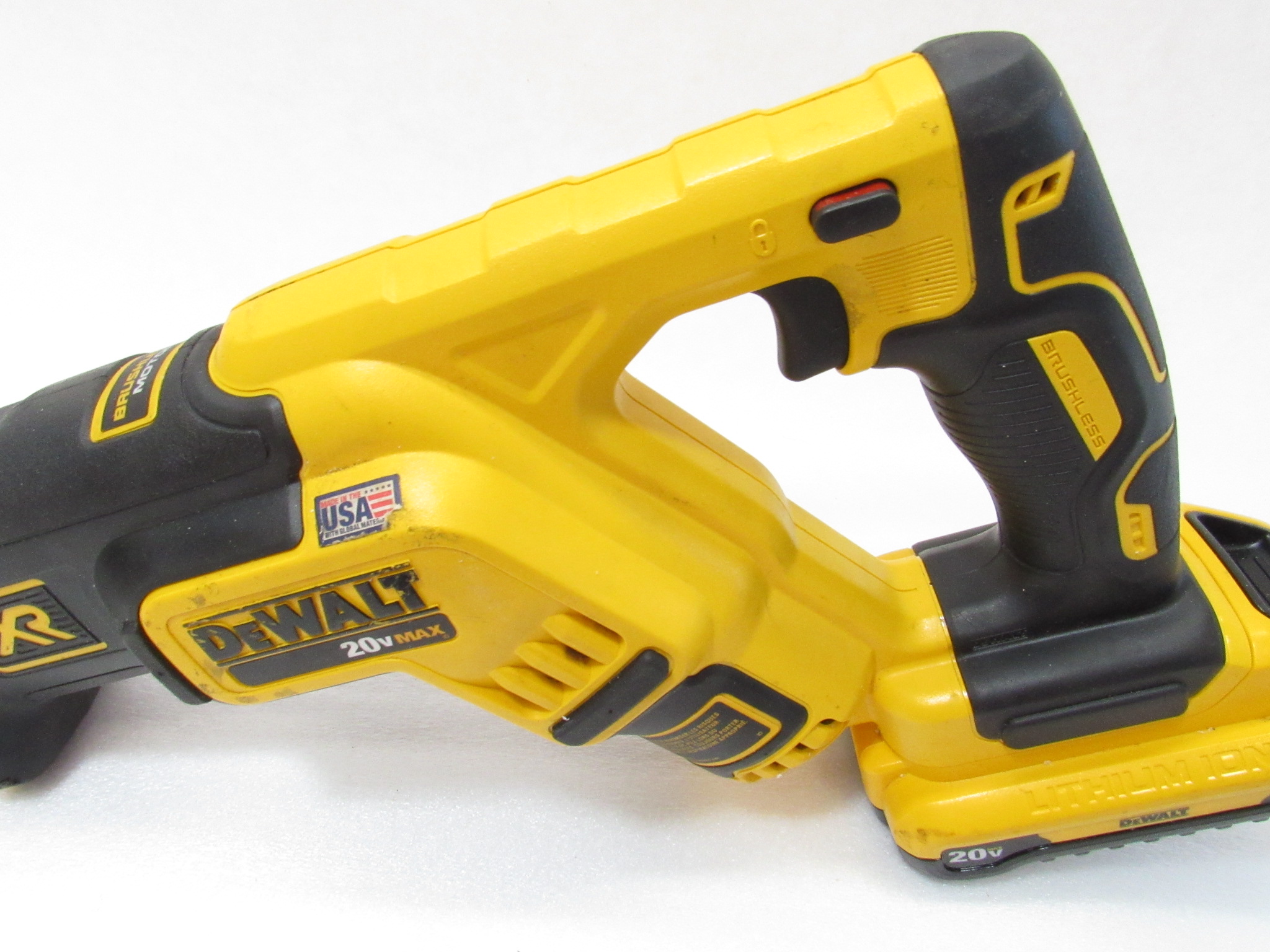 Dewalt Dcs V Max Xr Cordless Brushless Compact Reciprocating Saw