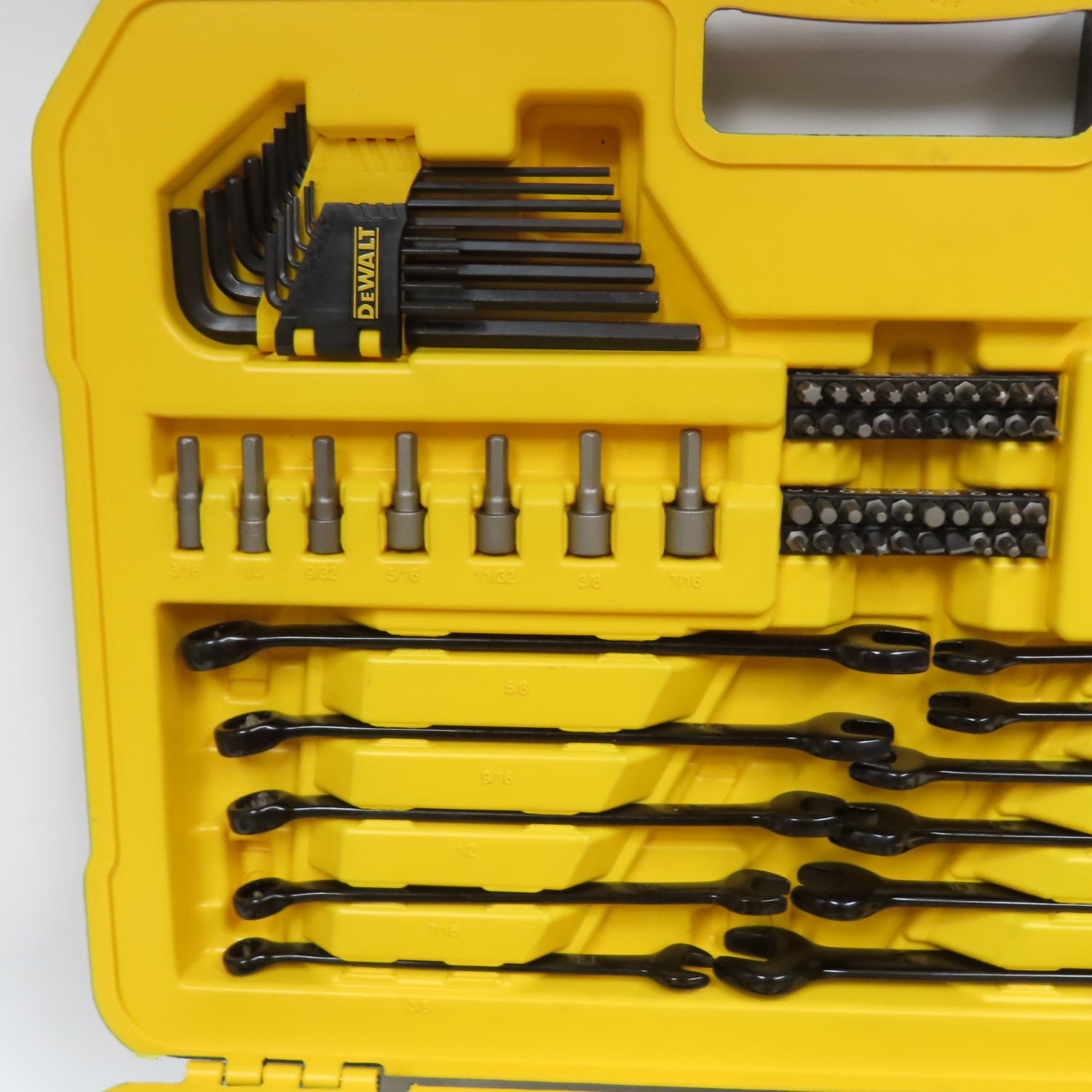 DeWalt DWMT45184 184 Piece Polished Black Chrome Mechanics Tool Set