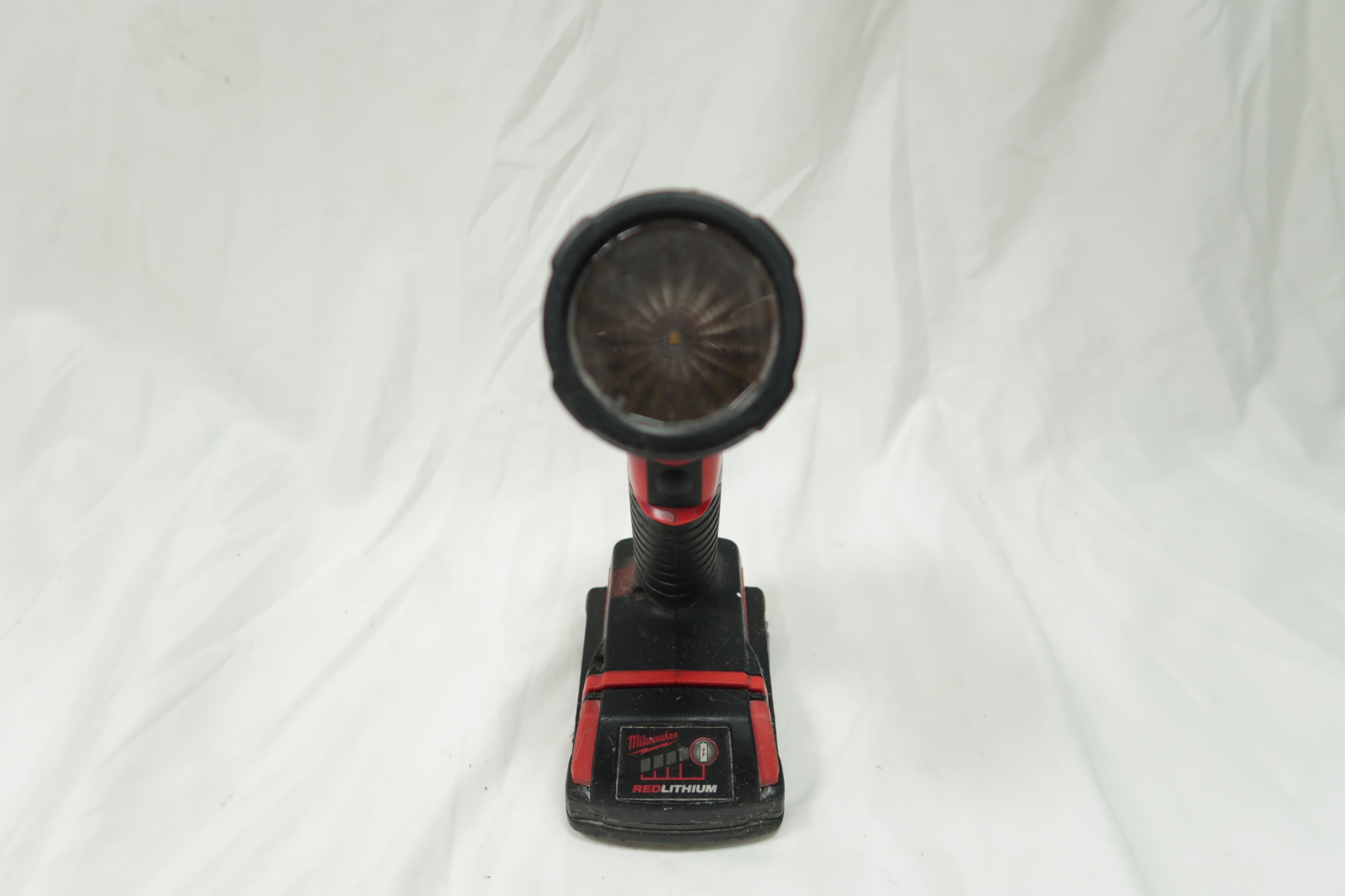 Milwaukee M V Red Lithium Ion Led Rotating Work Light