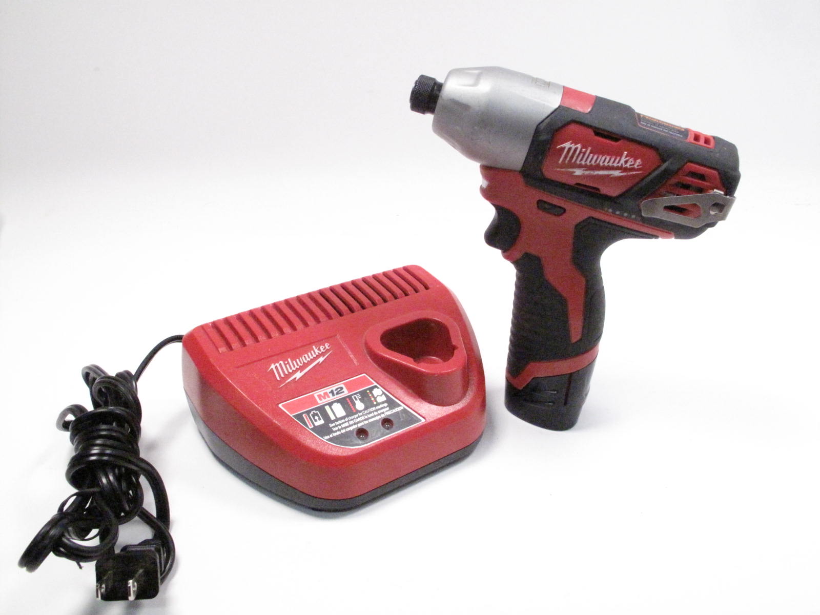 Milwaukee V Hex Cordless Impact Driver Kit