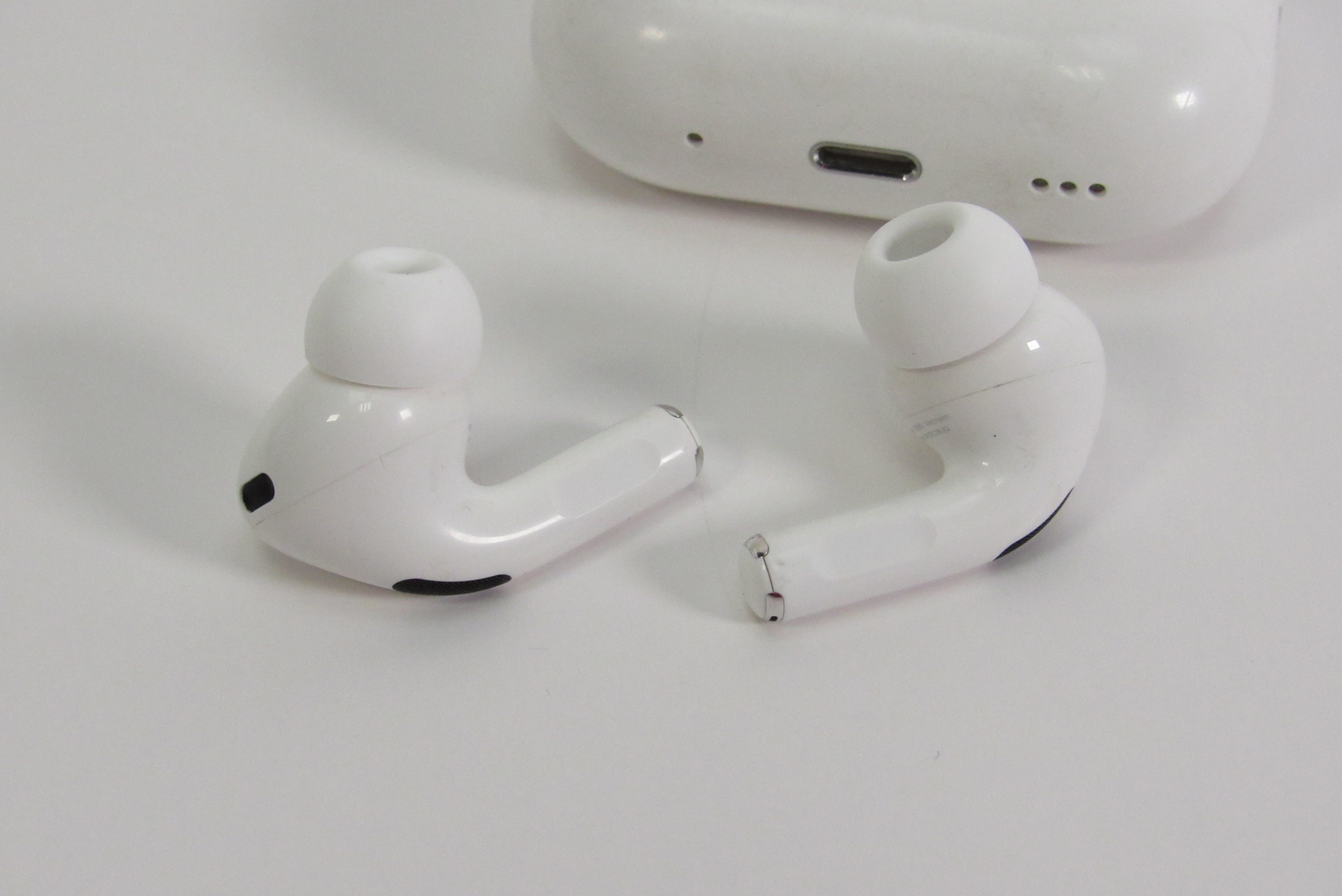 Apple AirPods Pro 2nd Generation A2698 A2699 Bluetooth In Ear