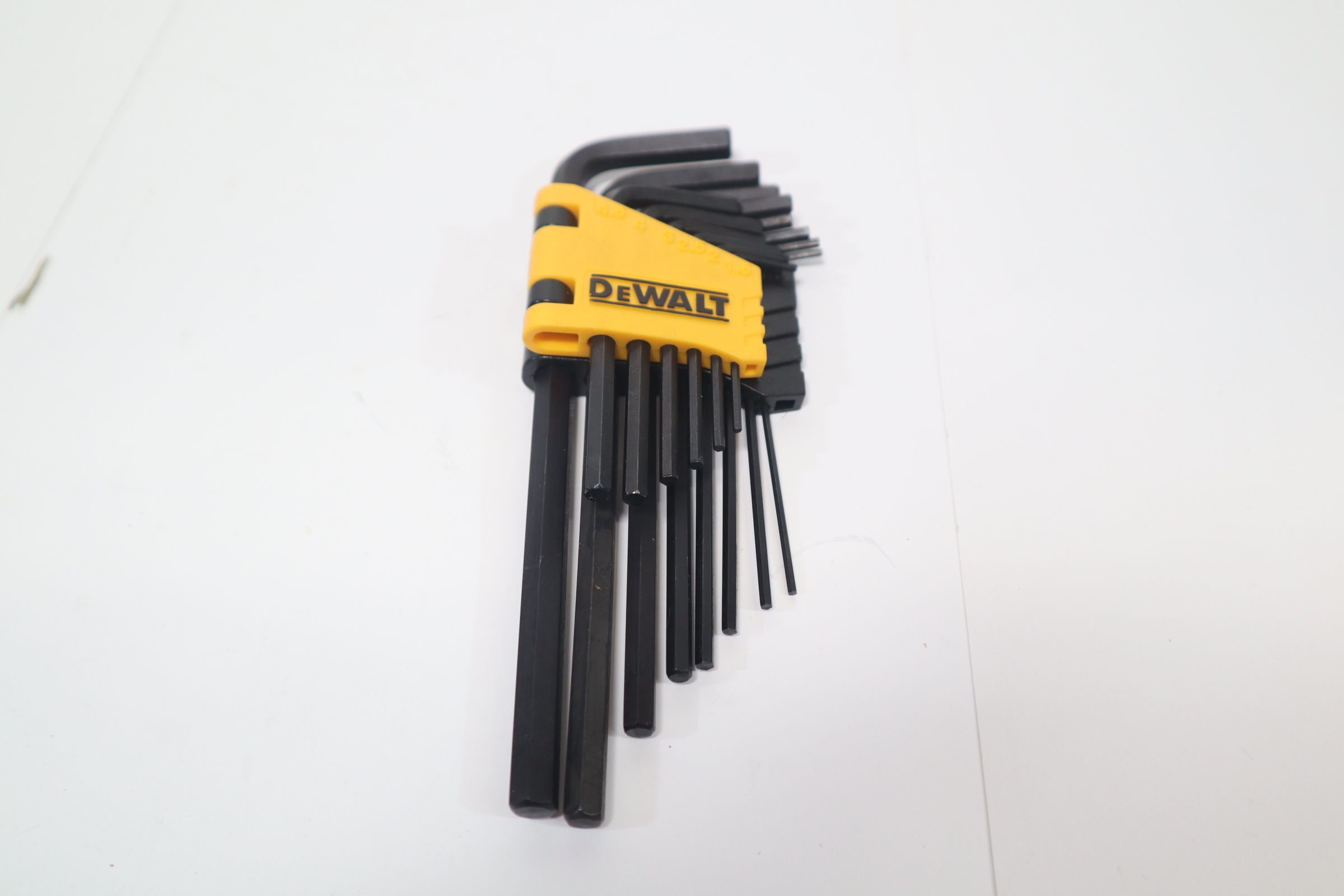 DeWalt DWMT73802 142 Piece 1 4 3 8 Drive MM SAE Mechanics Tools