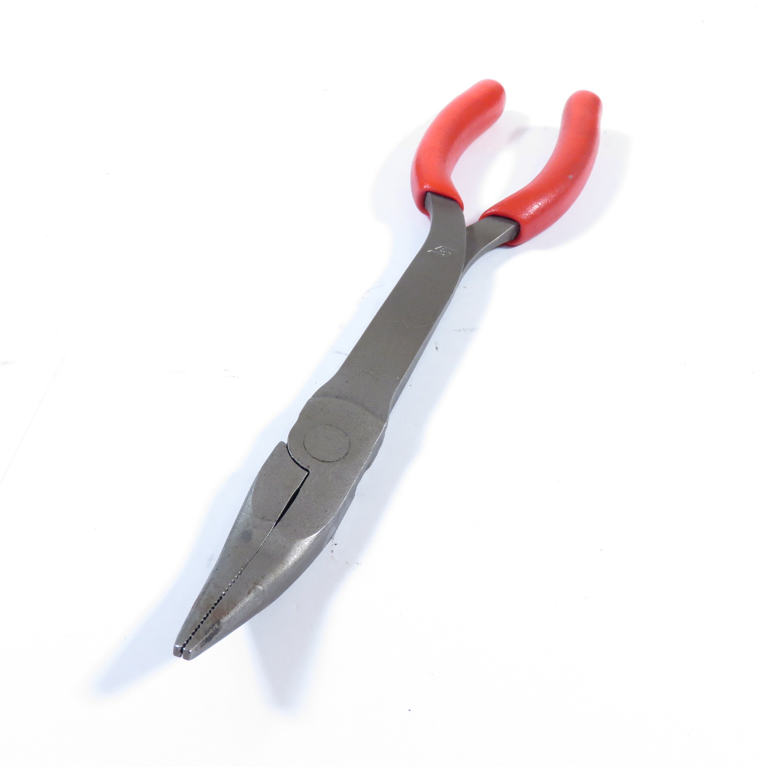 Needle nose pliers bent fine - Mark's Miniatures