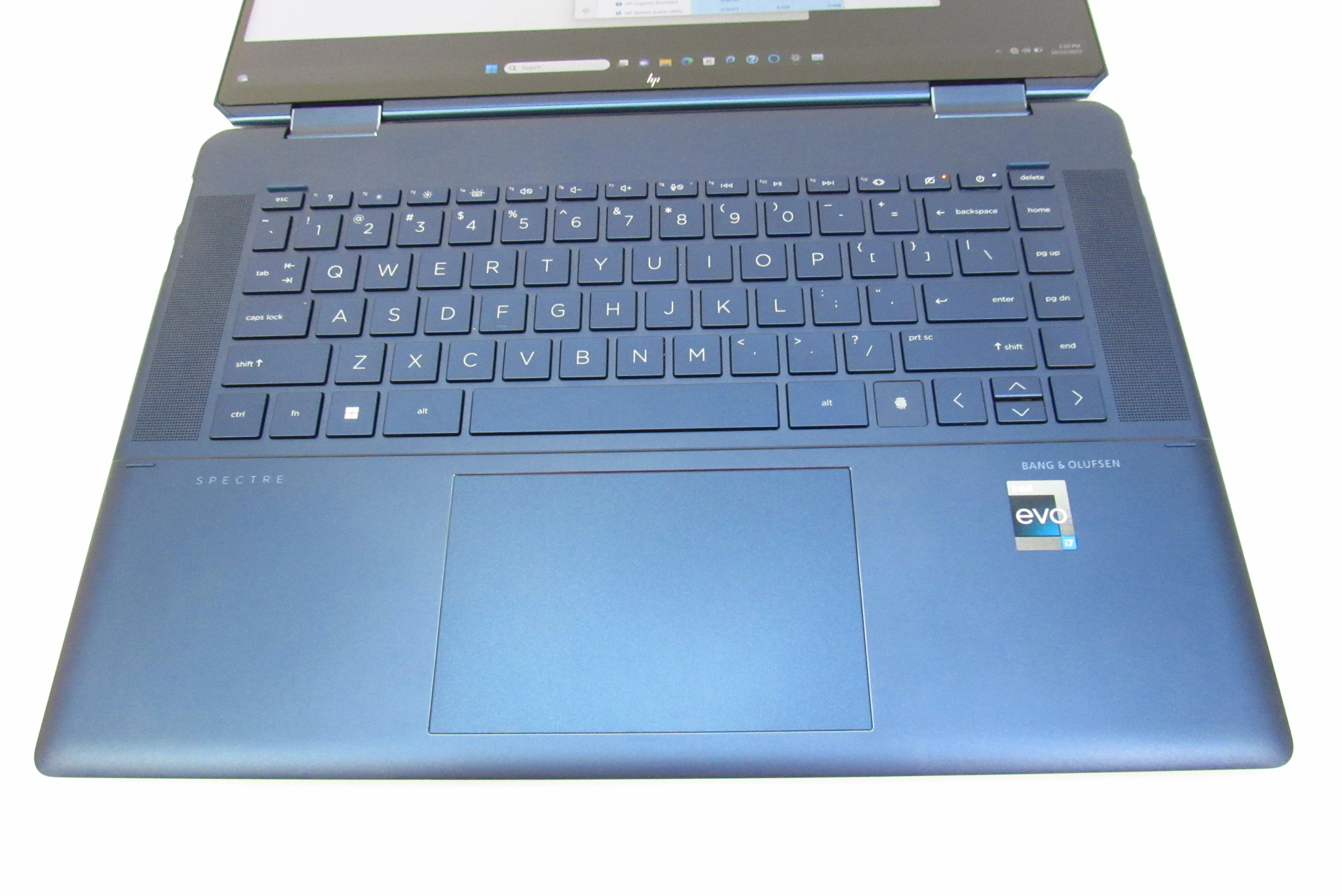 988€ sur PC Portable HP Spectre x360 2-in-1 Laptop 16-f1002nf 16