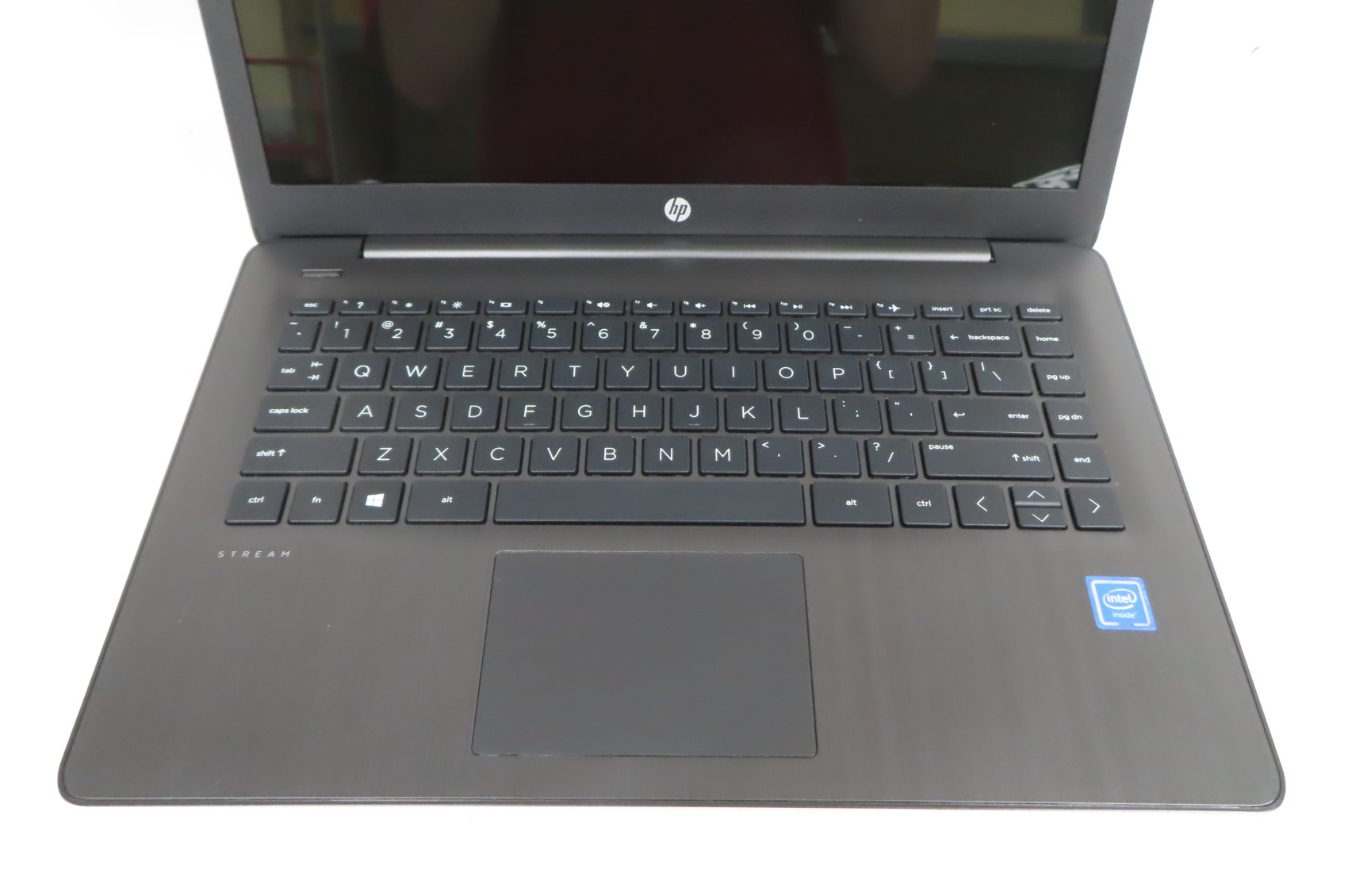 HP Stream Laptop 14-cb1xxx CPU: Intel Celeron N4000 RAM: 4 GB 32GB store with Charger