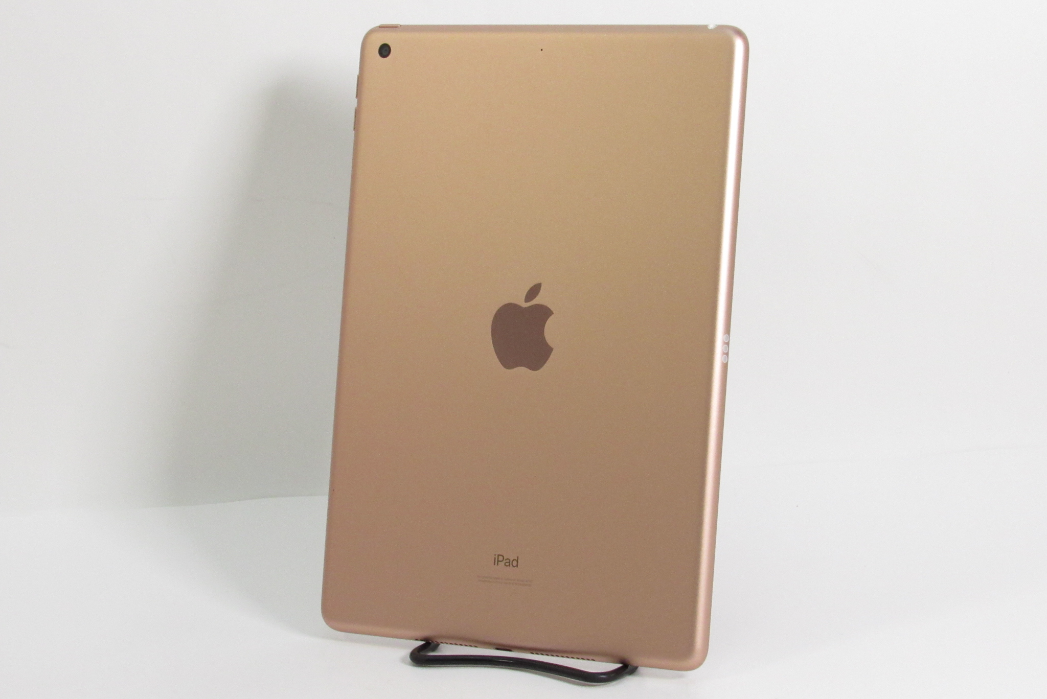 Apple iPad 7th Generation NW762LL/A 32GB 10.2'' Wi-Fi Tablet - Gold