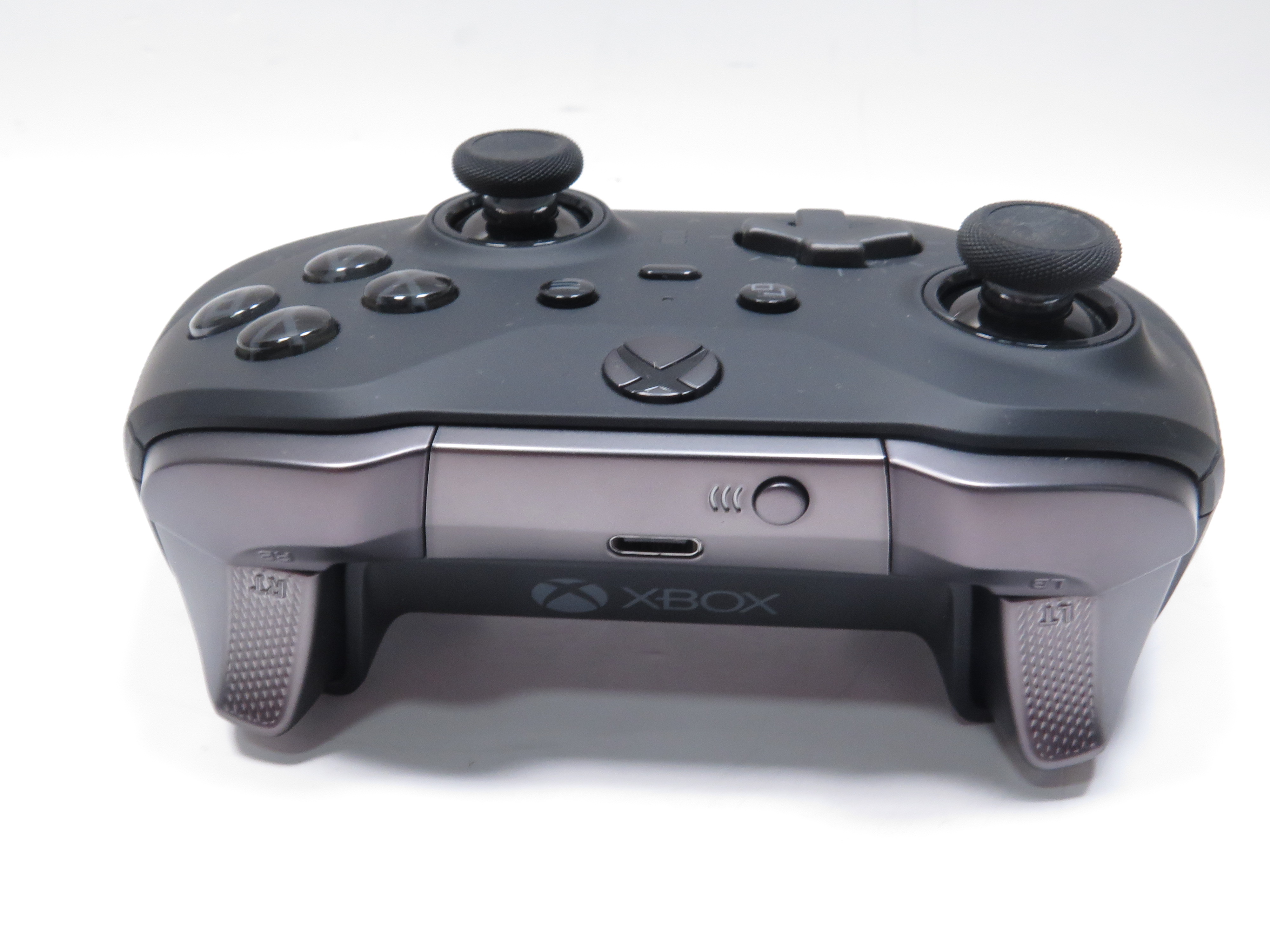 Microsoft 1797 Elite Series 2 Xbox One Wireless Controller - Black 2184 Microsoft 1797 Elite Series 2 Xbox One Wireless Controller - Black 2184