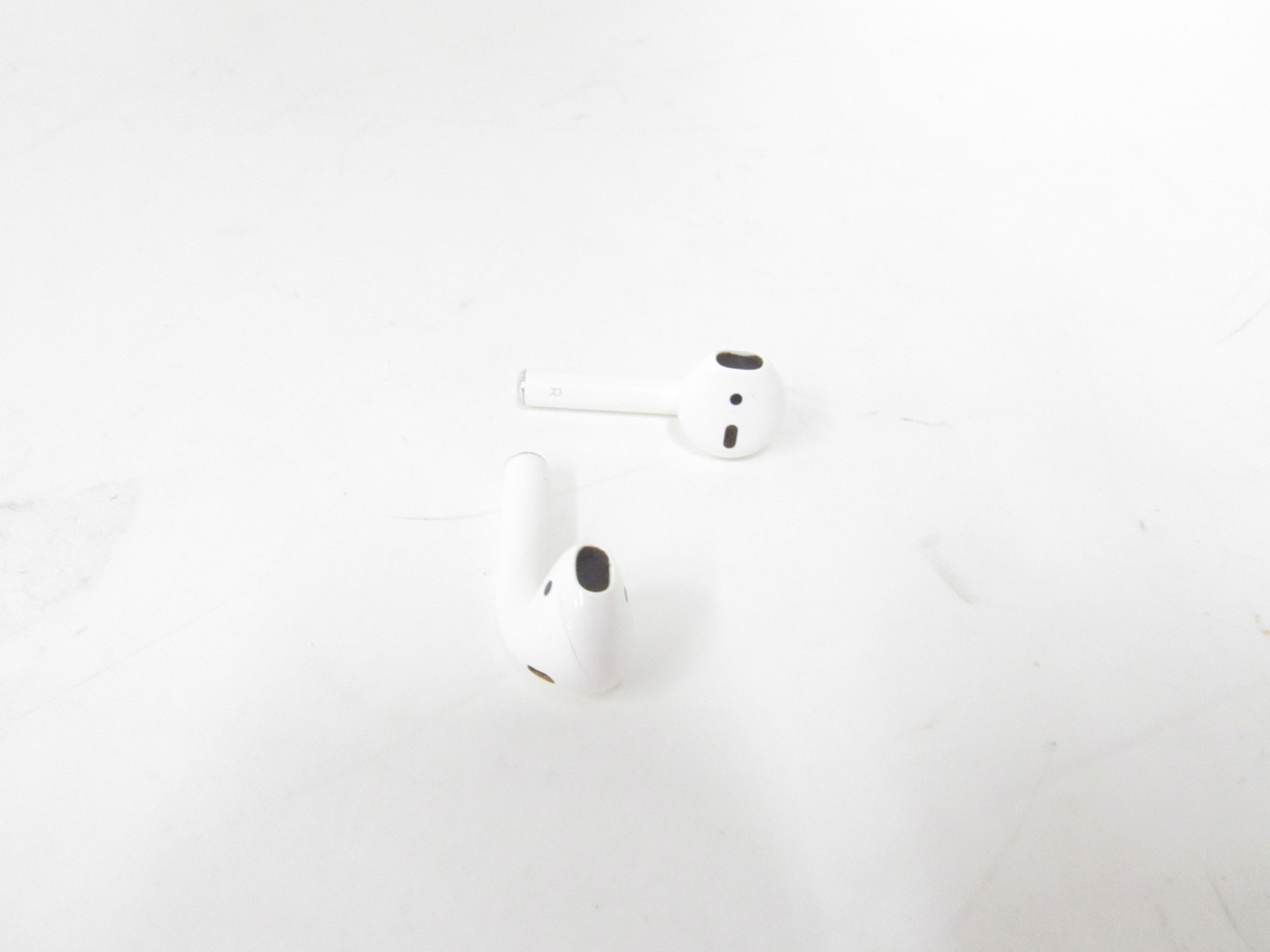 Apple AirPods 1st Generation online in White