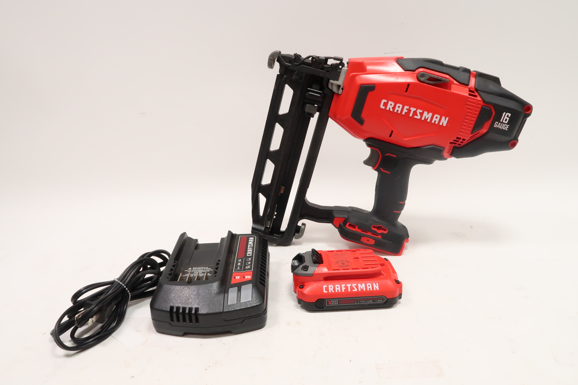 CRAFTSMAN CMCN616 V20 16 Gauge Cordless Finish Nailer Kit