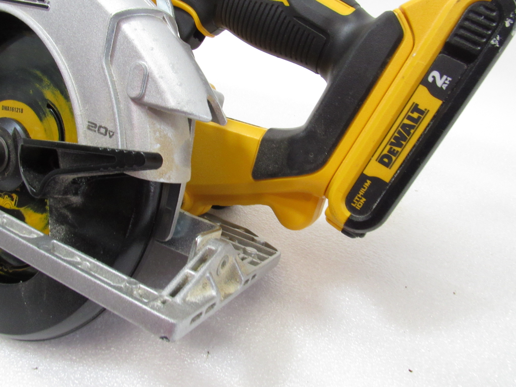 DeWalt DCS565 20V Brushless 6-1/2 Circular Saw Review 