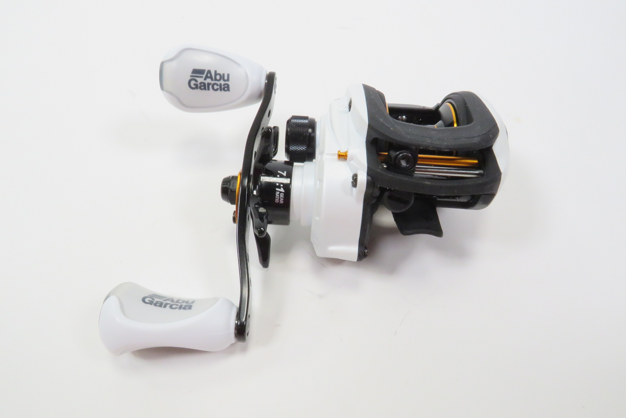 Abu Garcia MAX4PRO Casting Fishing Reel Right Hand 7.1:1 ~ NEW