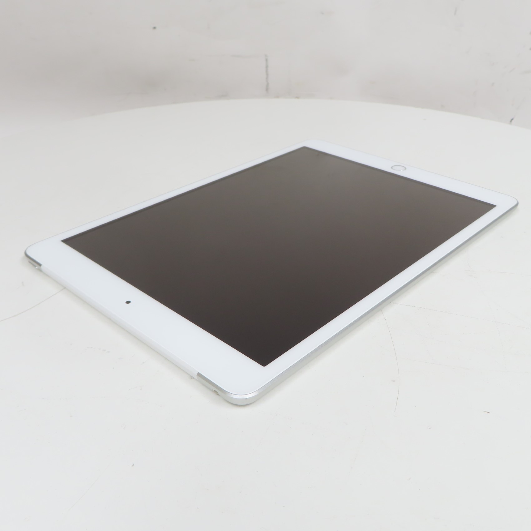 Apple iPad 7th Generation 32GB outlets in Black