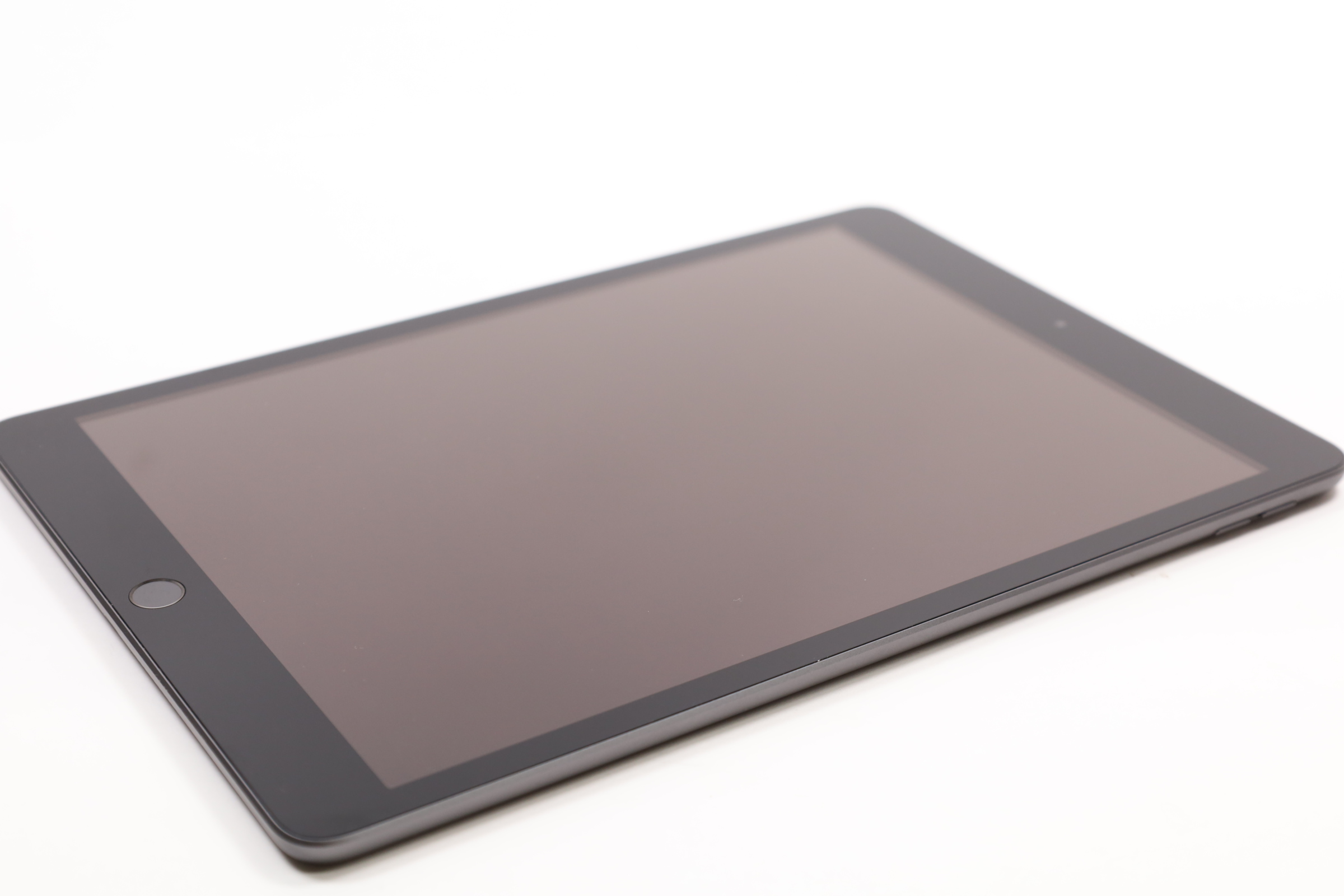 Apple iPad 8th Gen MYLD2LL/A 128GB Wi-Fi 10.2 Tablet - Space Gray