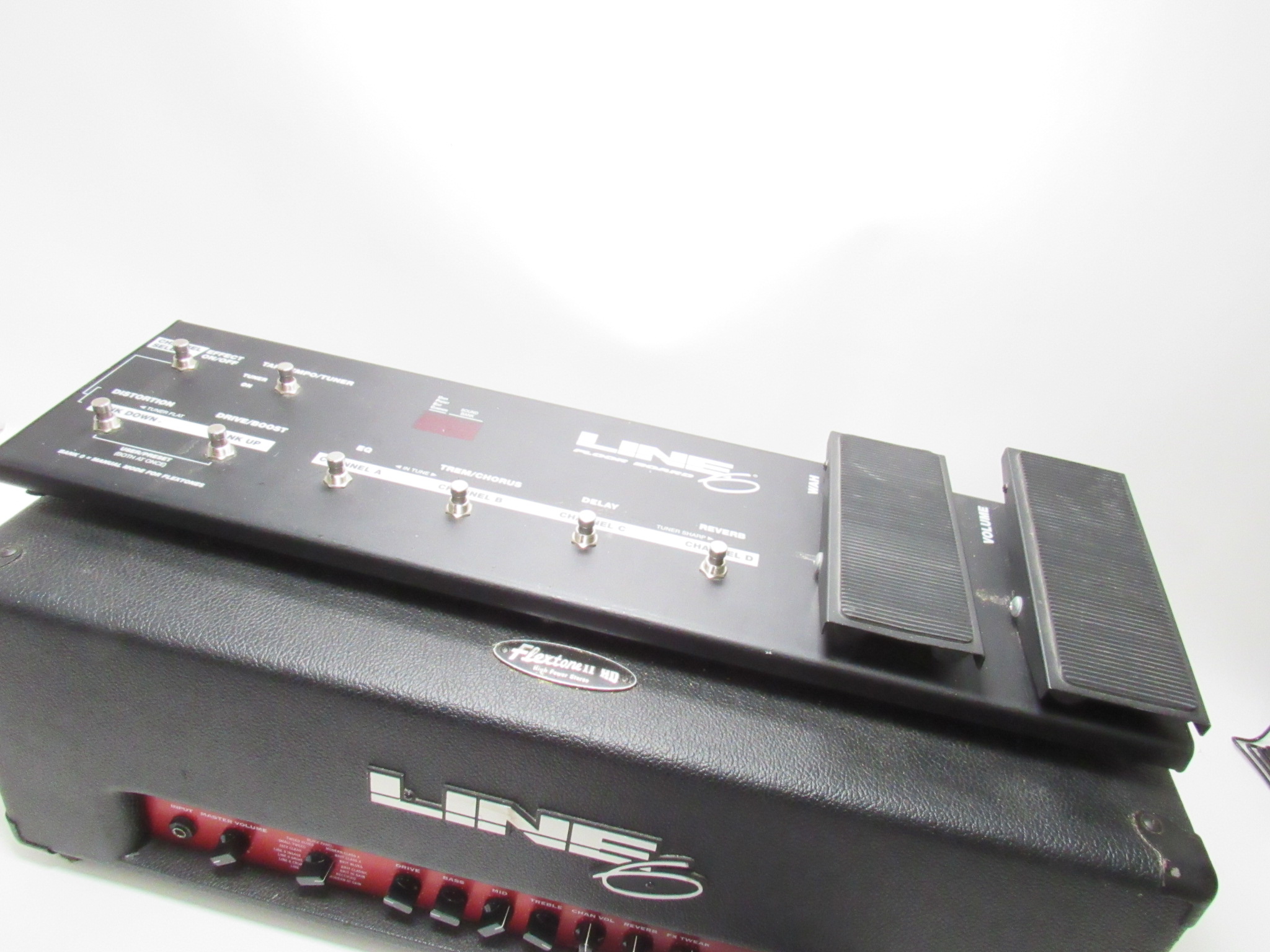 Line 6 FlexTone II HD Guitar Amplifier Line 6 Floor Board Set