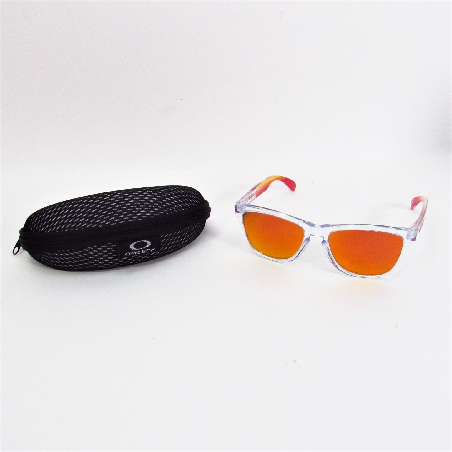 Oakley OO9013-E155 Frogskins Sunglasses - Clear Orange