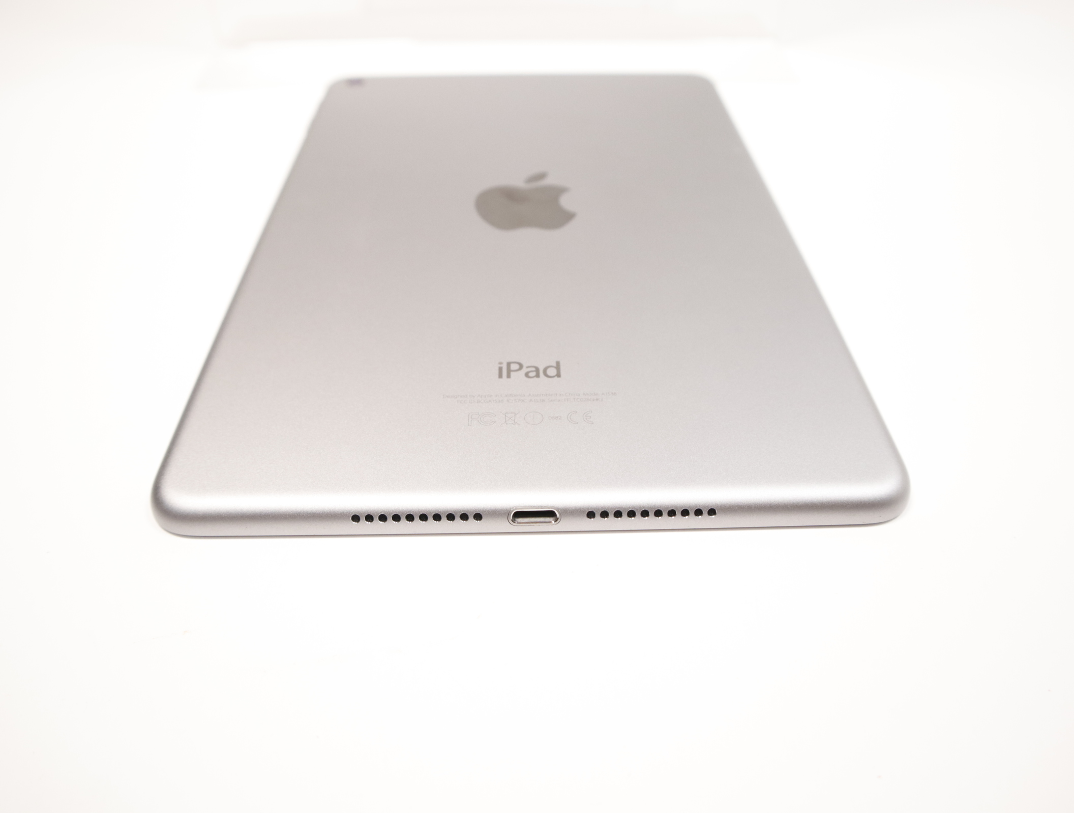 Apple iPad Mini 4th Generation 128 GB in deals Silver