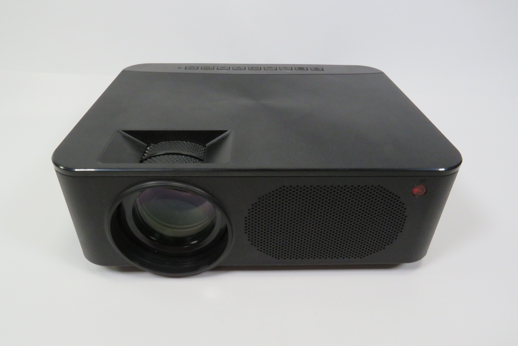 is670 led smart projector