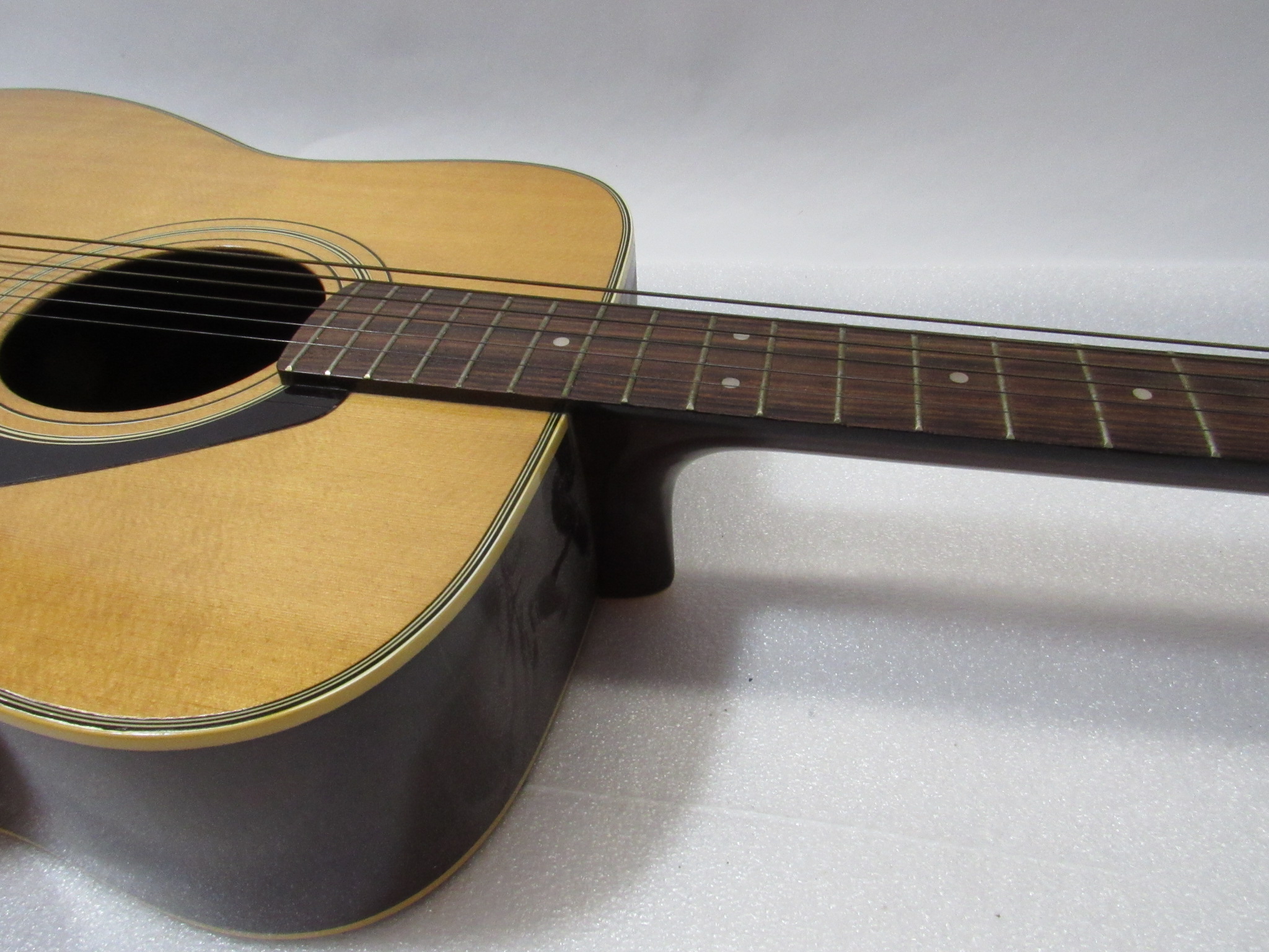 yamaha fg 335 left handed