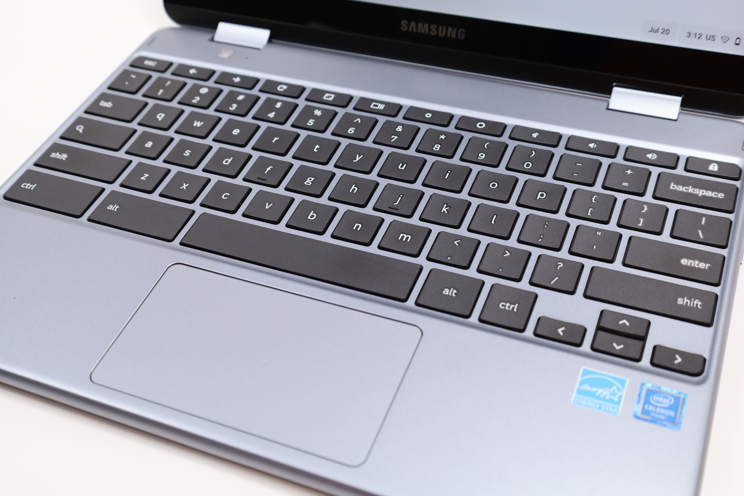 Samsung Chromebook Plus V2 12 - Celeron 3965Y · Intel HD Graphics