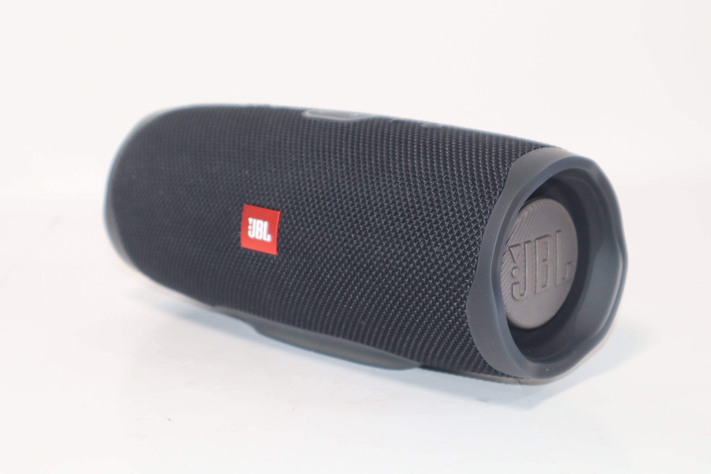 JBL Charge 4 JBLCHARGE4BLKAM Black 30-Watts Portable Bluetooth Speaker 0993