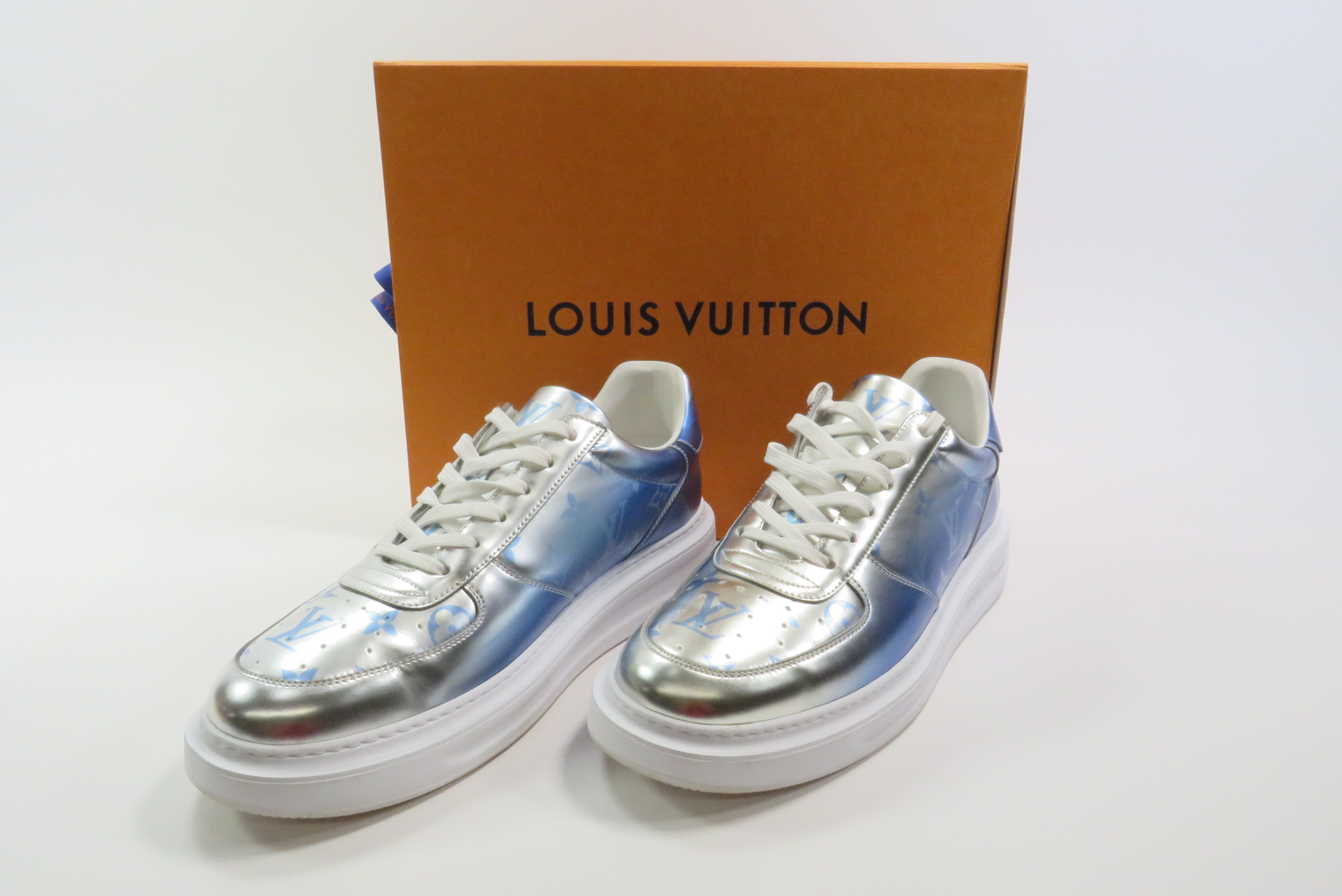 LOUIS VUITTON Beverly Hills Sneaker Black. Size 8.5
