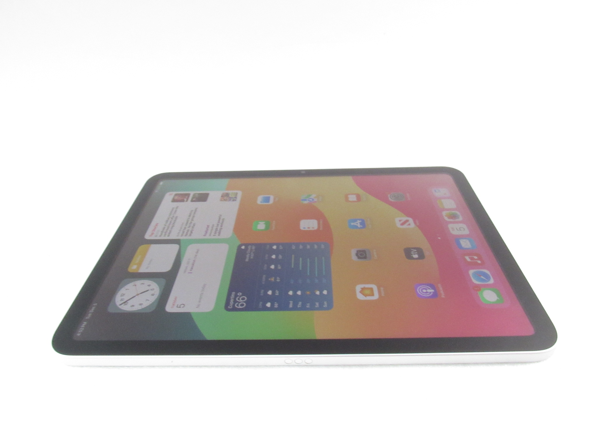 Apple MPQ03LL/A 64GB Wi-Fi 10.9 Tablet - Silver iPad 10th Gen (Silver)