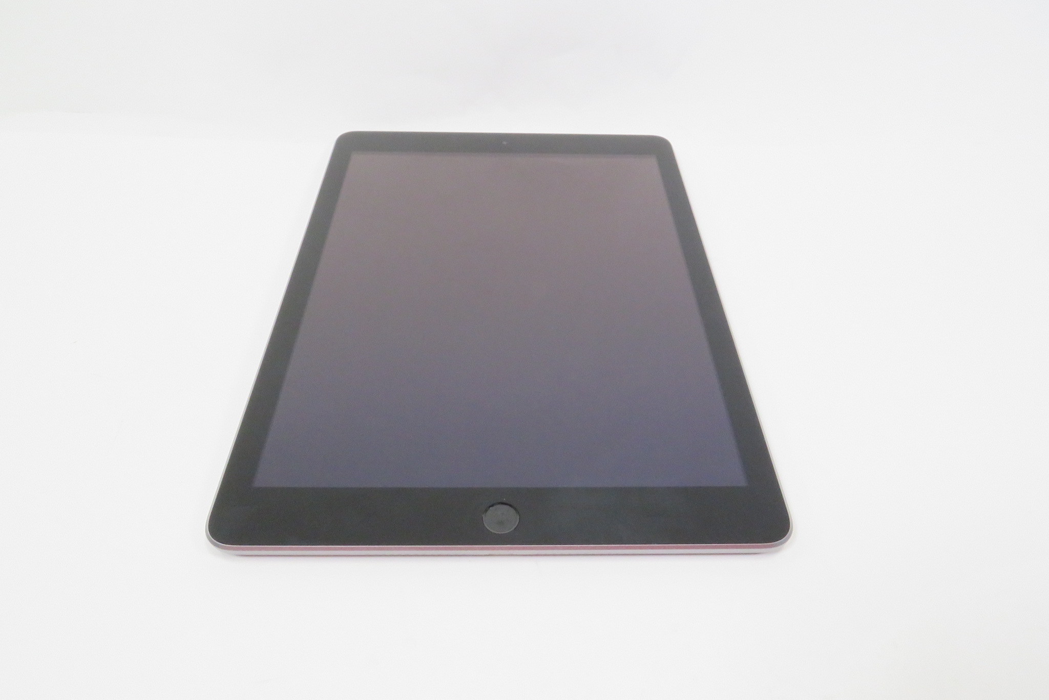 Apple iPad 5 A1822 9.7 Tablet 32GB Space Gray WiFi