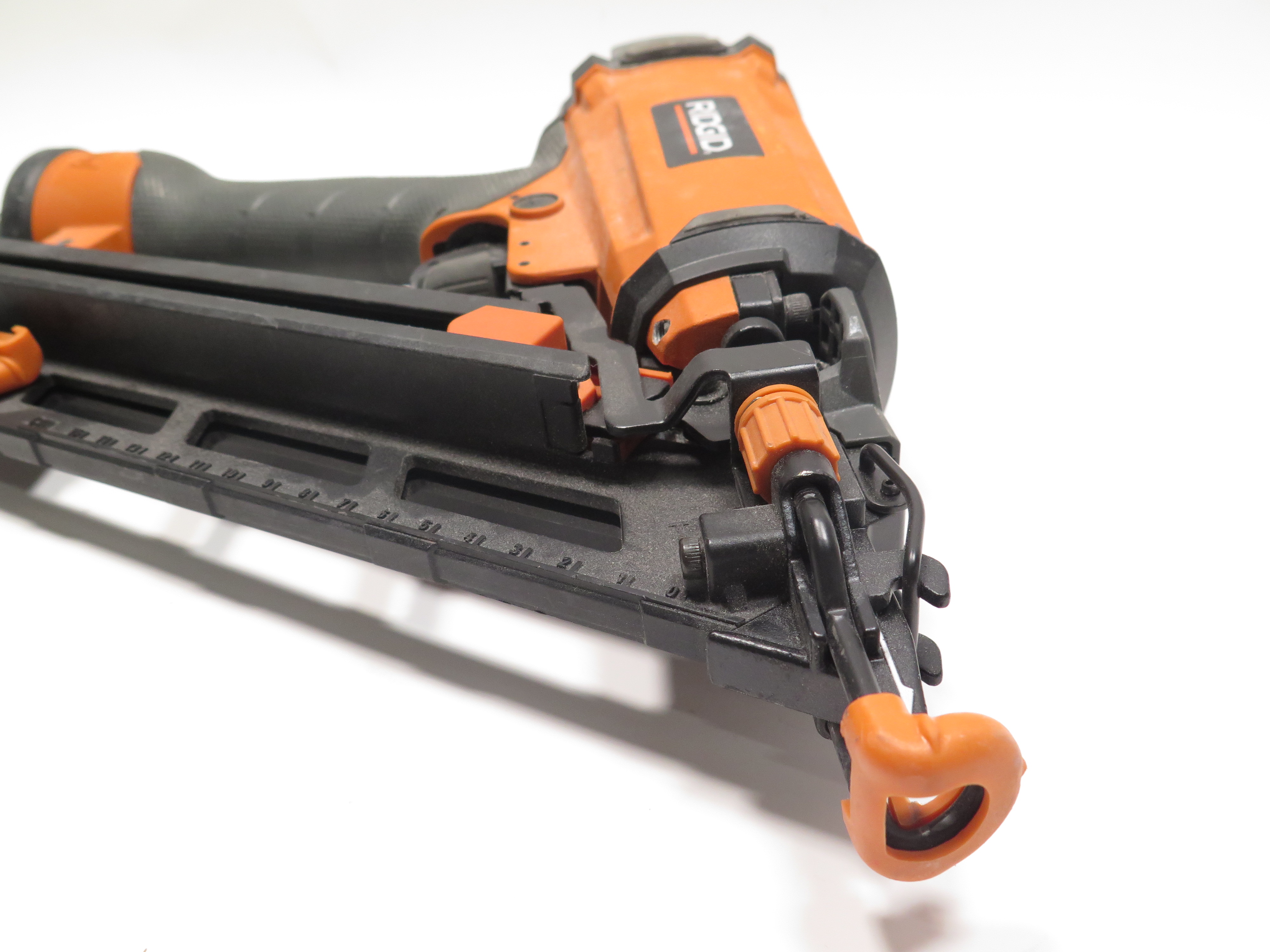 Ridgid R250AFE Pneumatic 15ga 2-1/2 
