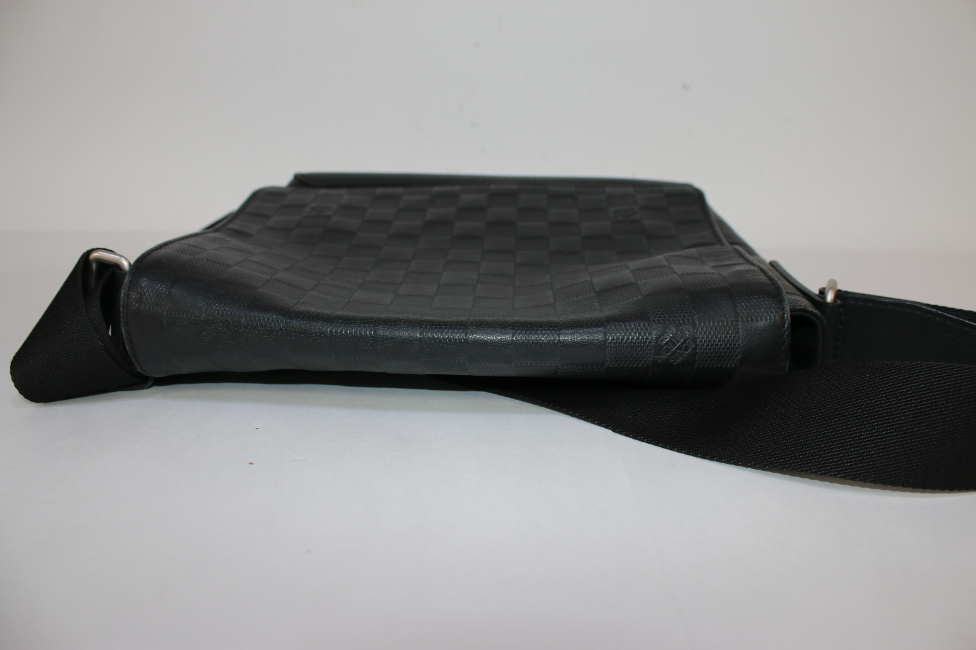Louis Vuitton Dark Infinity Messenger PM Bag - Black Messenger Bags, Bags -  LOU741271