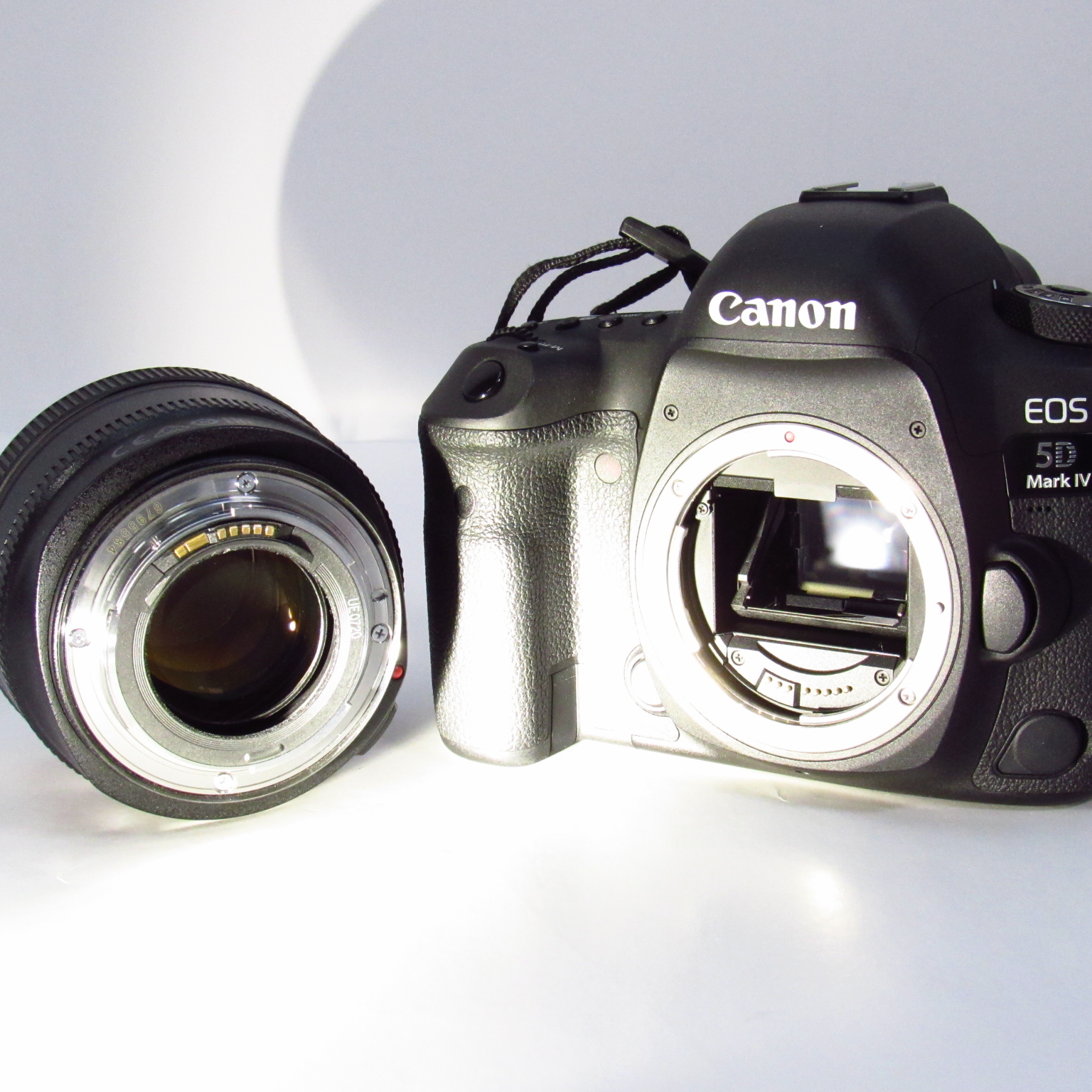 4【ジャンク】 Canon キヤノン EOS 5D Mark IV ボディ｜デジタルカメラ