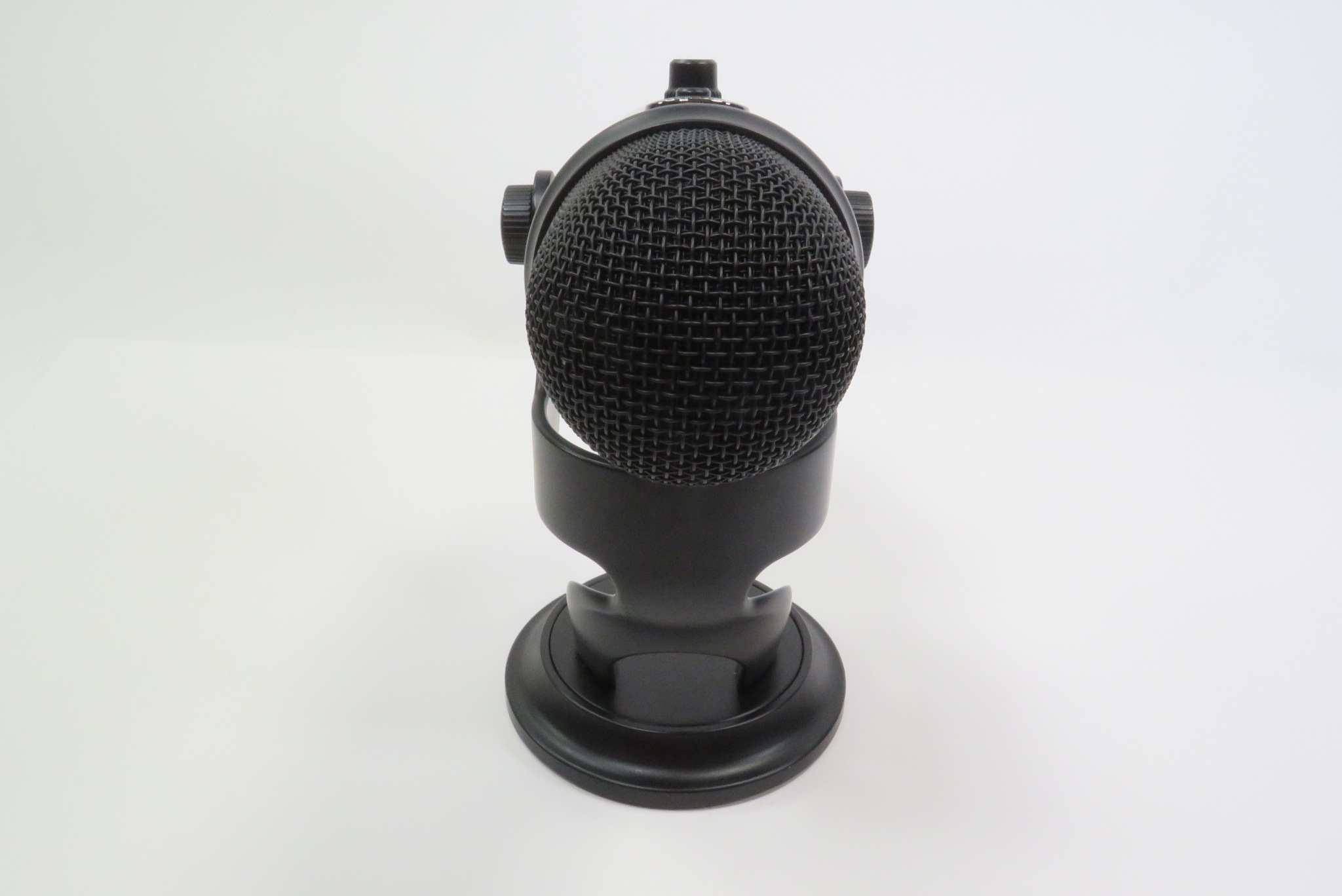 Logitech Blue Yeti Microphone - A00132 - **PLS READ DESCRIPTION**