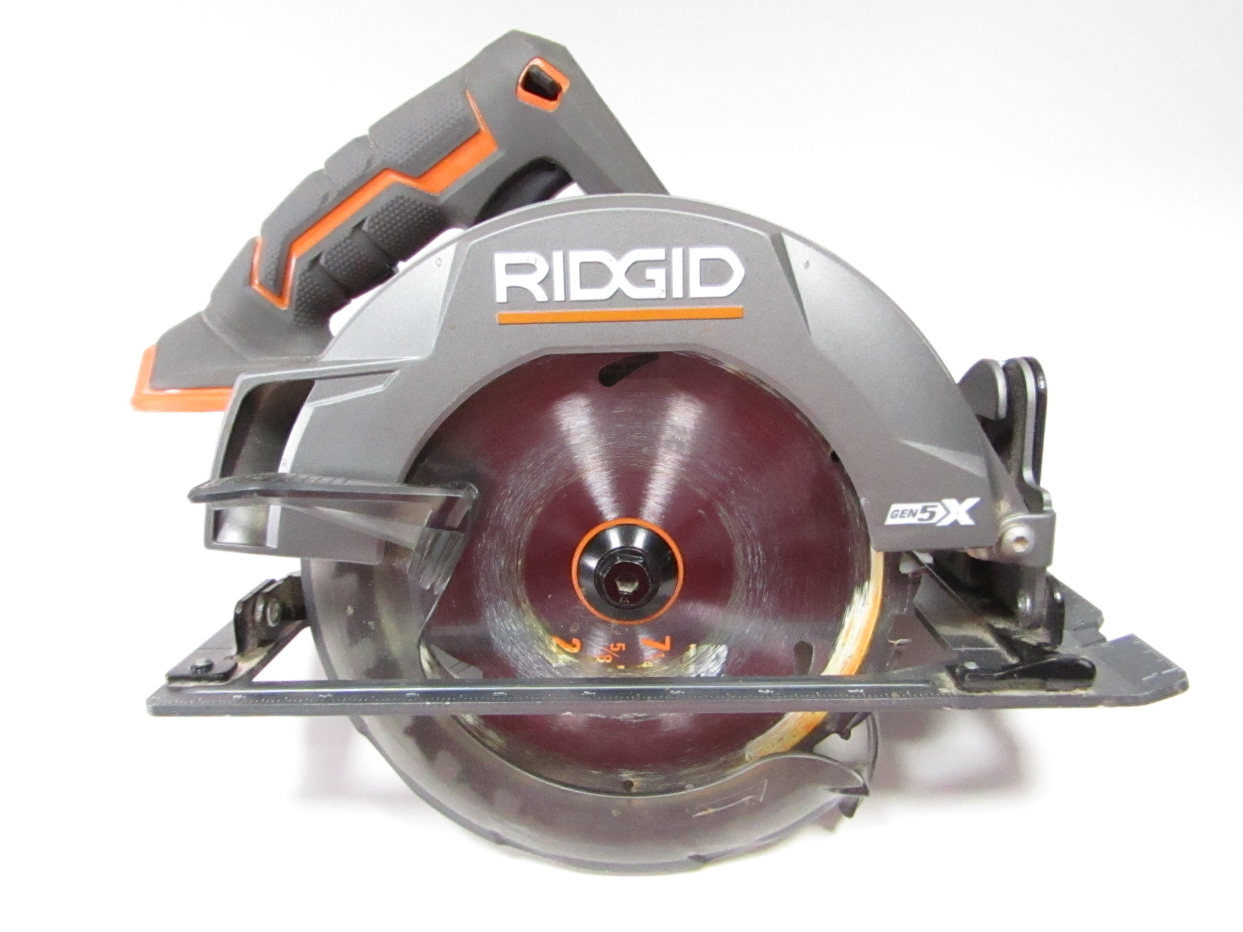 RIDGID R8652 18 Volt Lithium Ion Cordless Brushless 7 1 4 in. Circular Saw