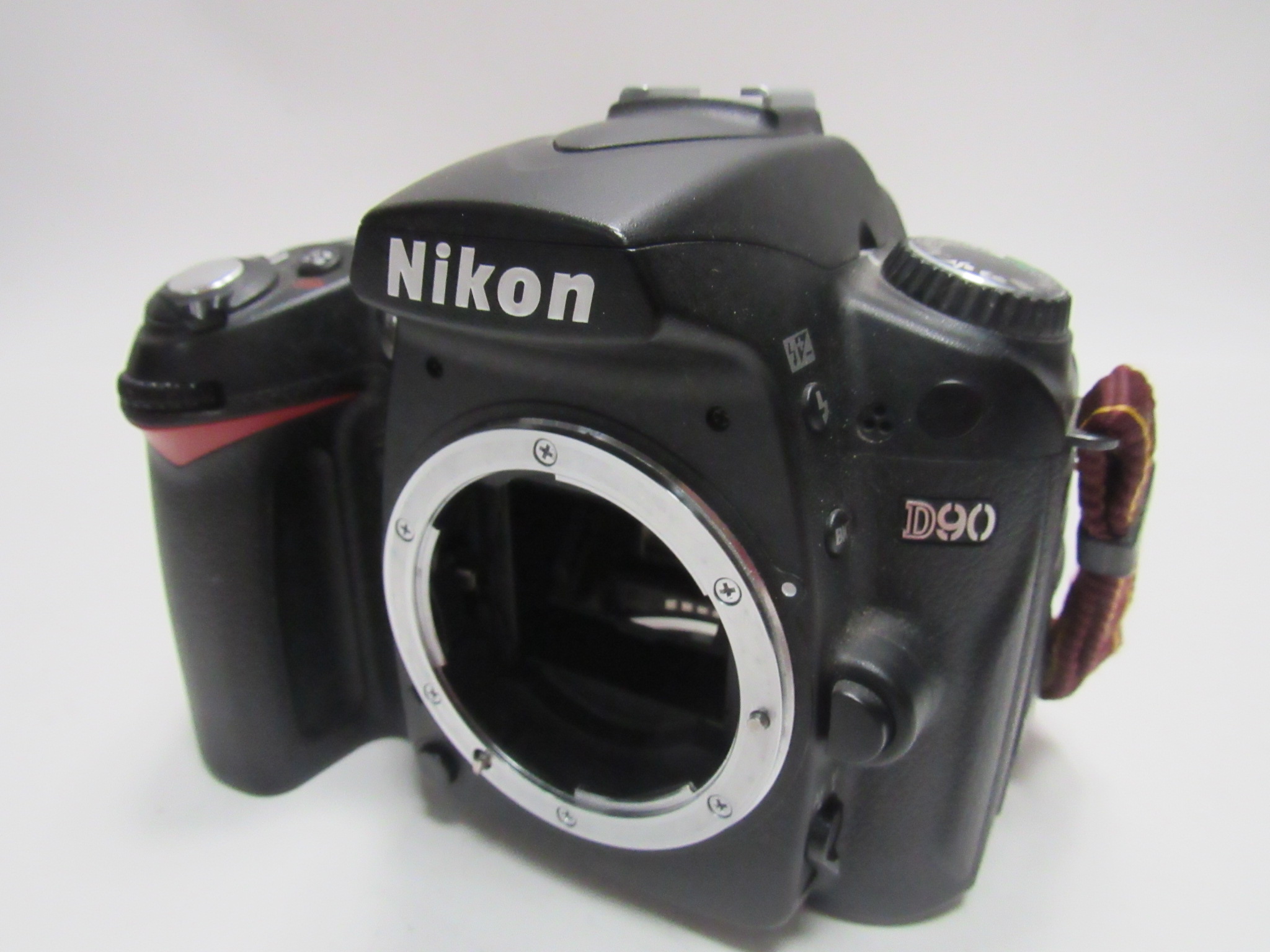 Popular Nikon D90 w/18-55 VR lens, more