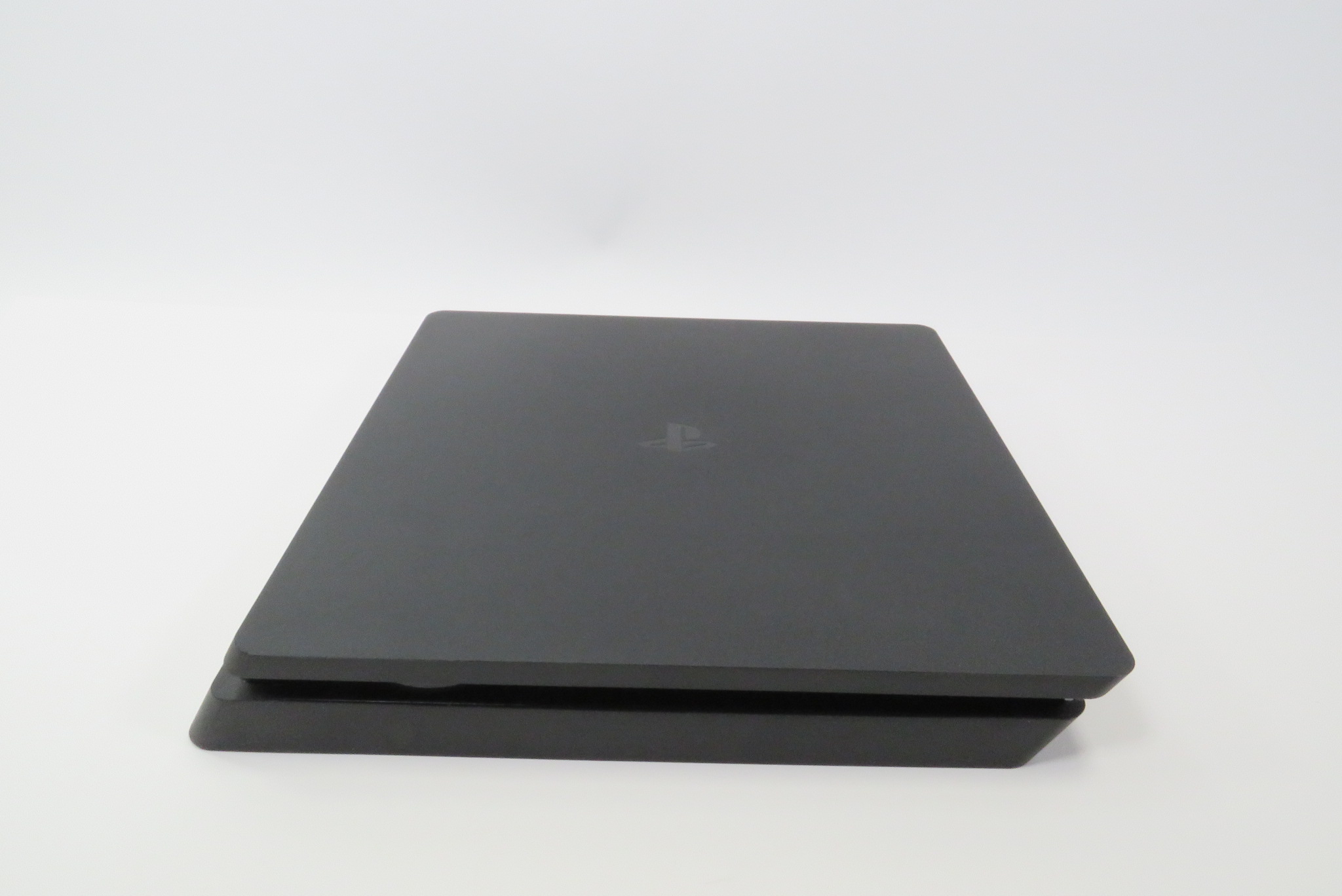 PlayStation 4 1TB Consola Sony CUH-2215B + Call Of Duty MWII - La Victoria  - Ecuador