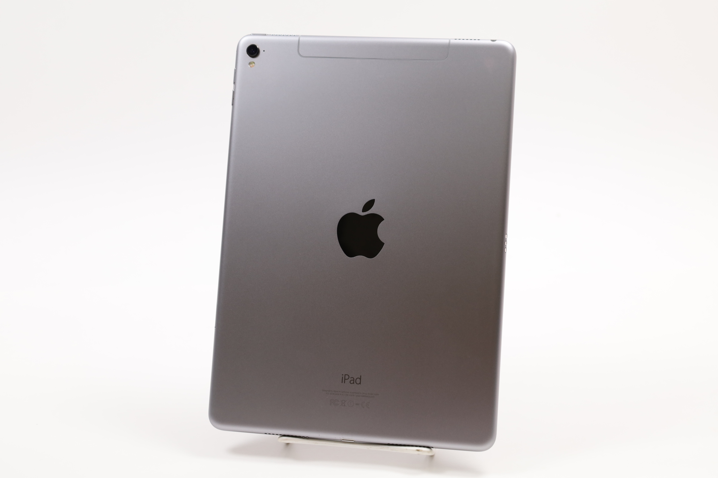 Apple iPad Pro 1st Gen MLRU2LL/A 32GB Wi-Fi + Verizon Cellular 9.7