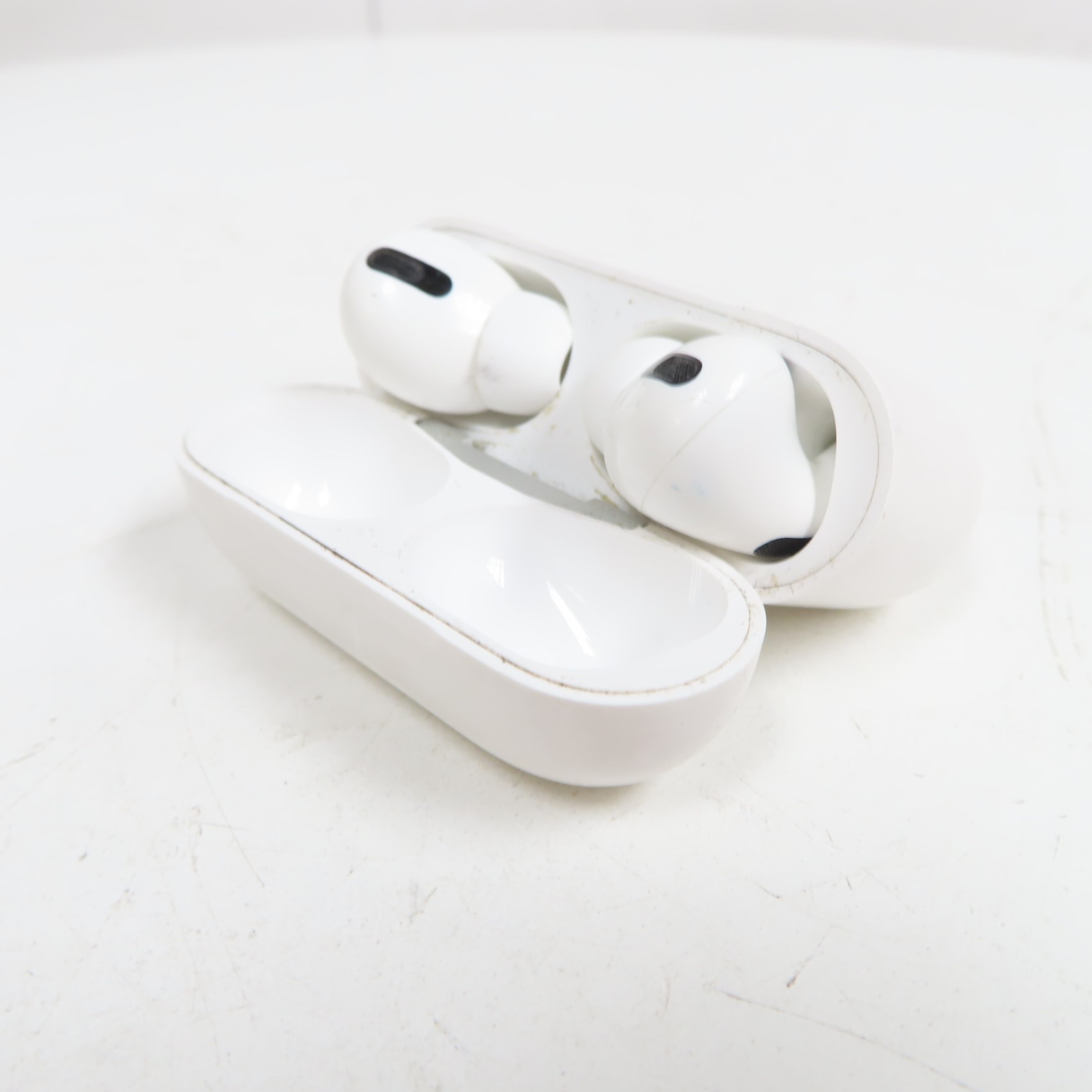 Apple MWP22AM/A AirPods Pro (1st Gen) Wireless Bluetooth Earbuds
