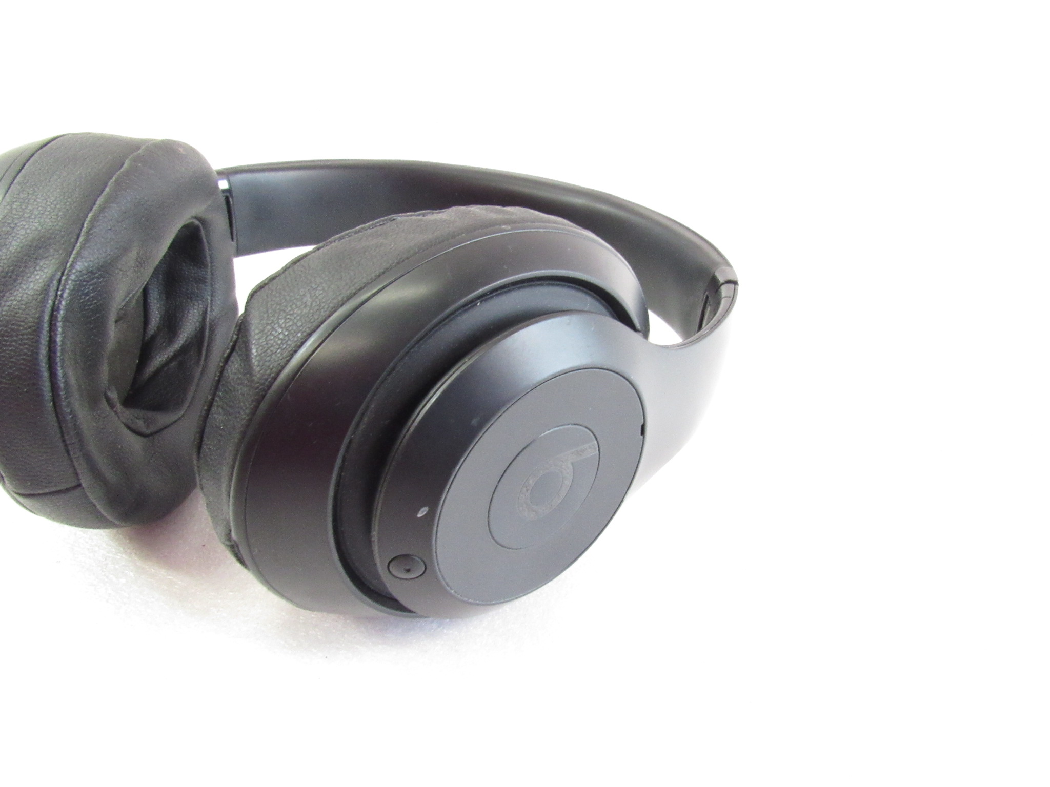 Beats by Dr. Dre Studio3 Wireless Portable Bluetooth Noise