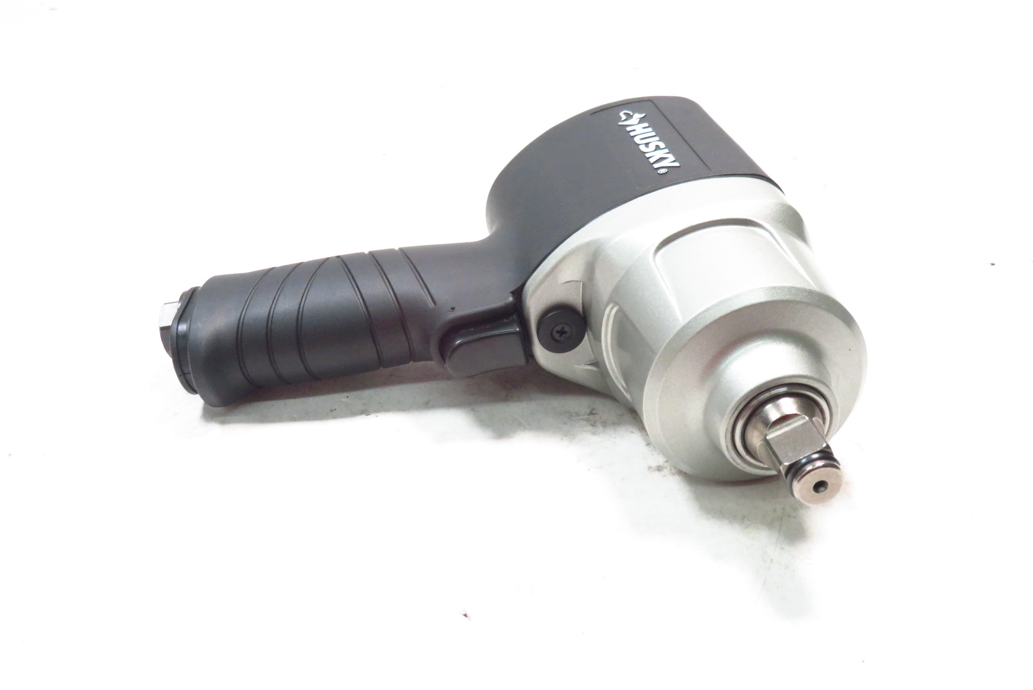 Husky H4480 800 ft/lbs Max Torque Twin 