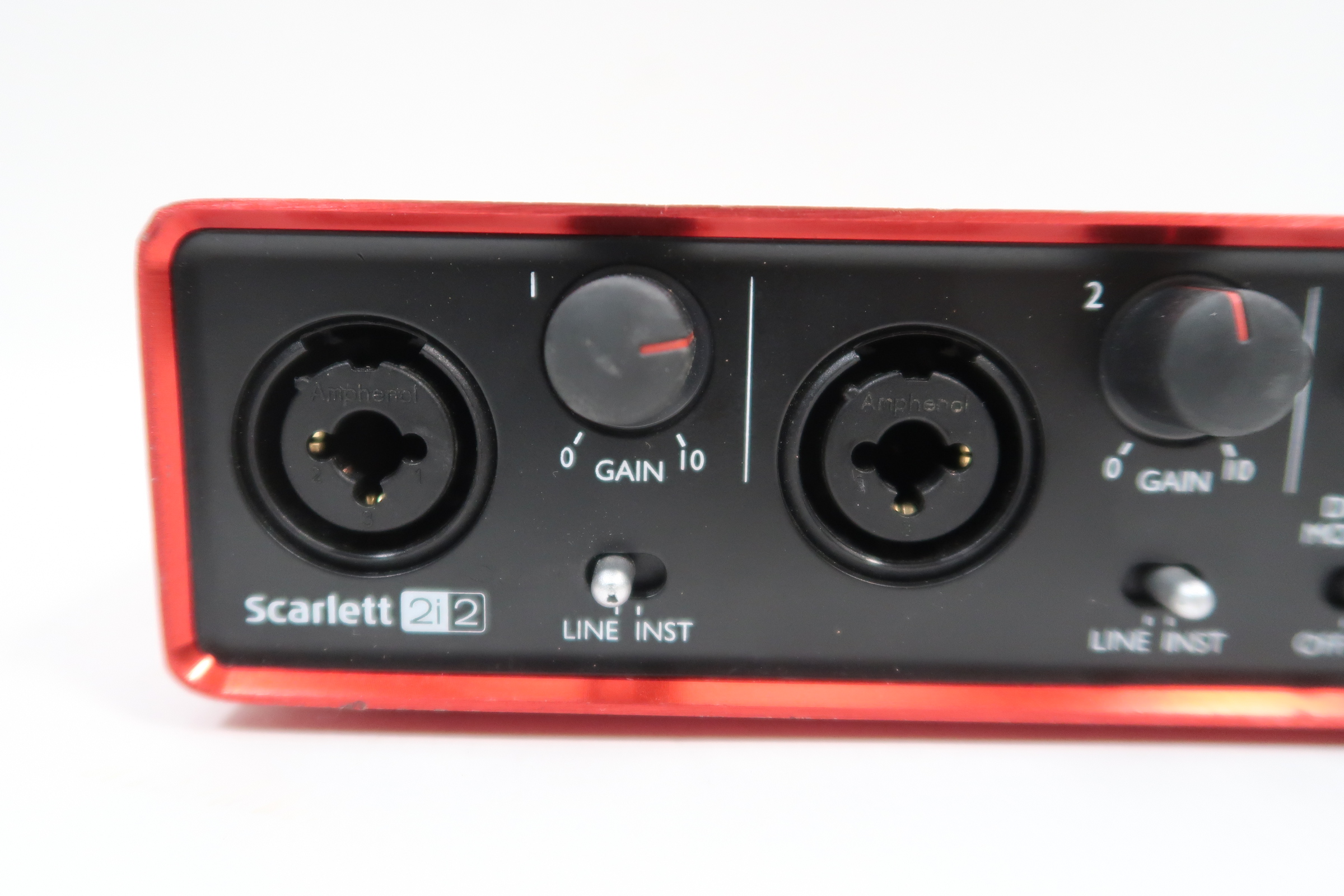 Focusrite Scarlett 2i2 - Portable USB Audio Interface