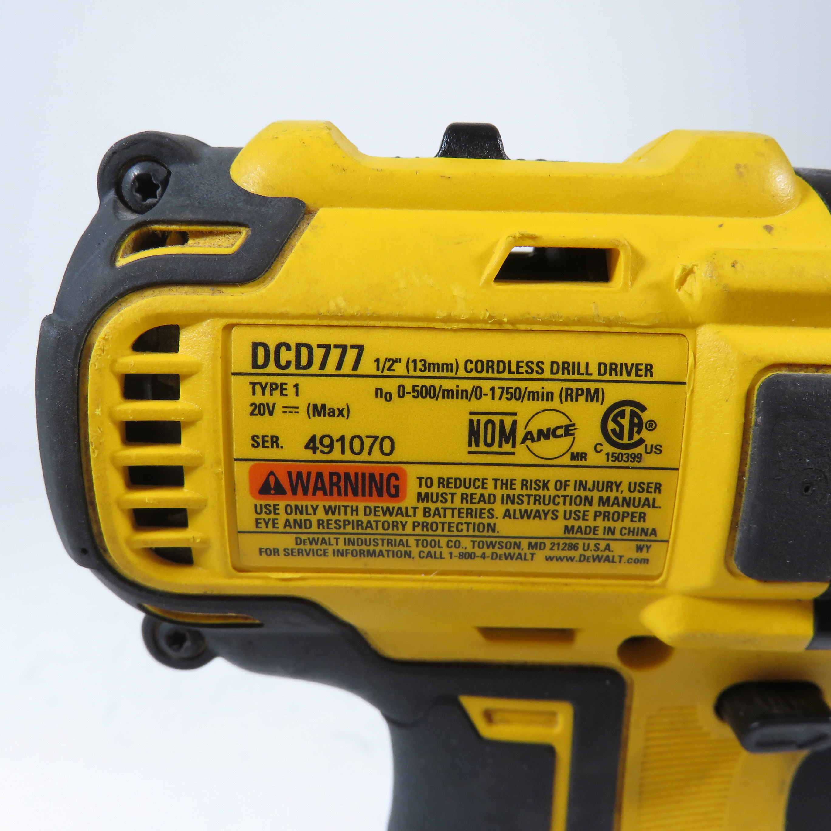 DeWALT 18V cordless drill driver DCD777 - 2 x 1.5Ah batteries