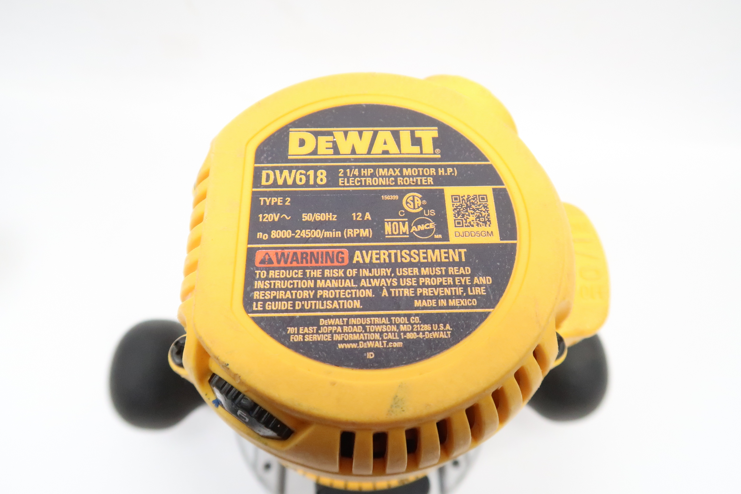 DEWALT Router, Fixed Base, 12-Amp, 24,000 RPM Variable Speed Trigger, 2-1 4HP, Corded (DW618) Yellow - 2