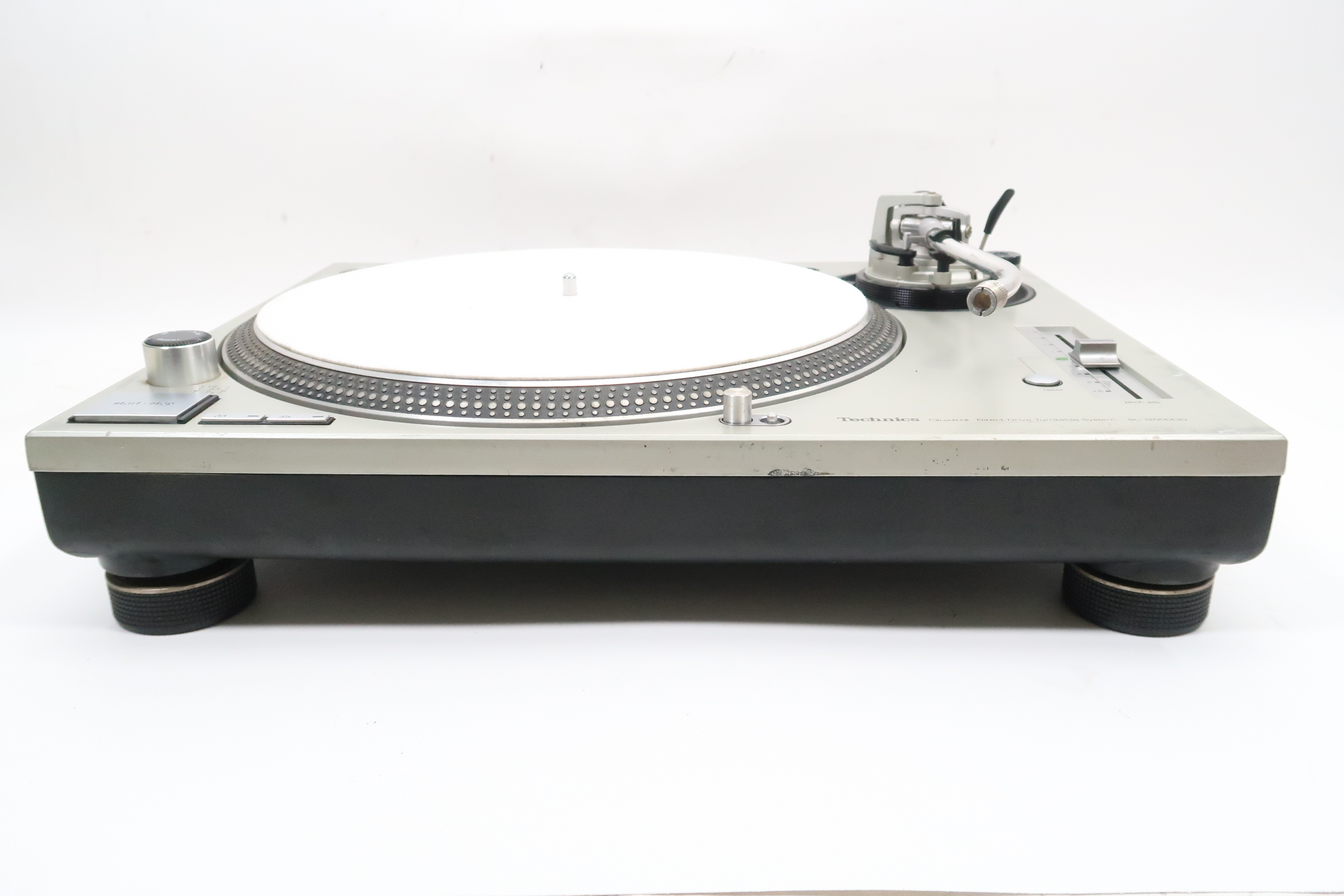 Technics SL-1200M3D DJ-Friendly Direct-Drive Turntable