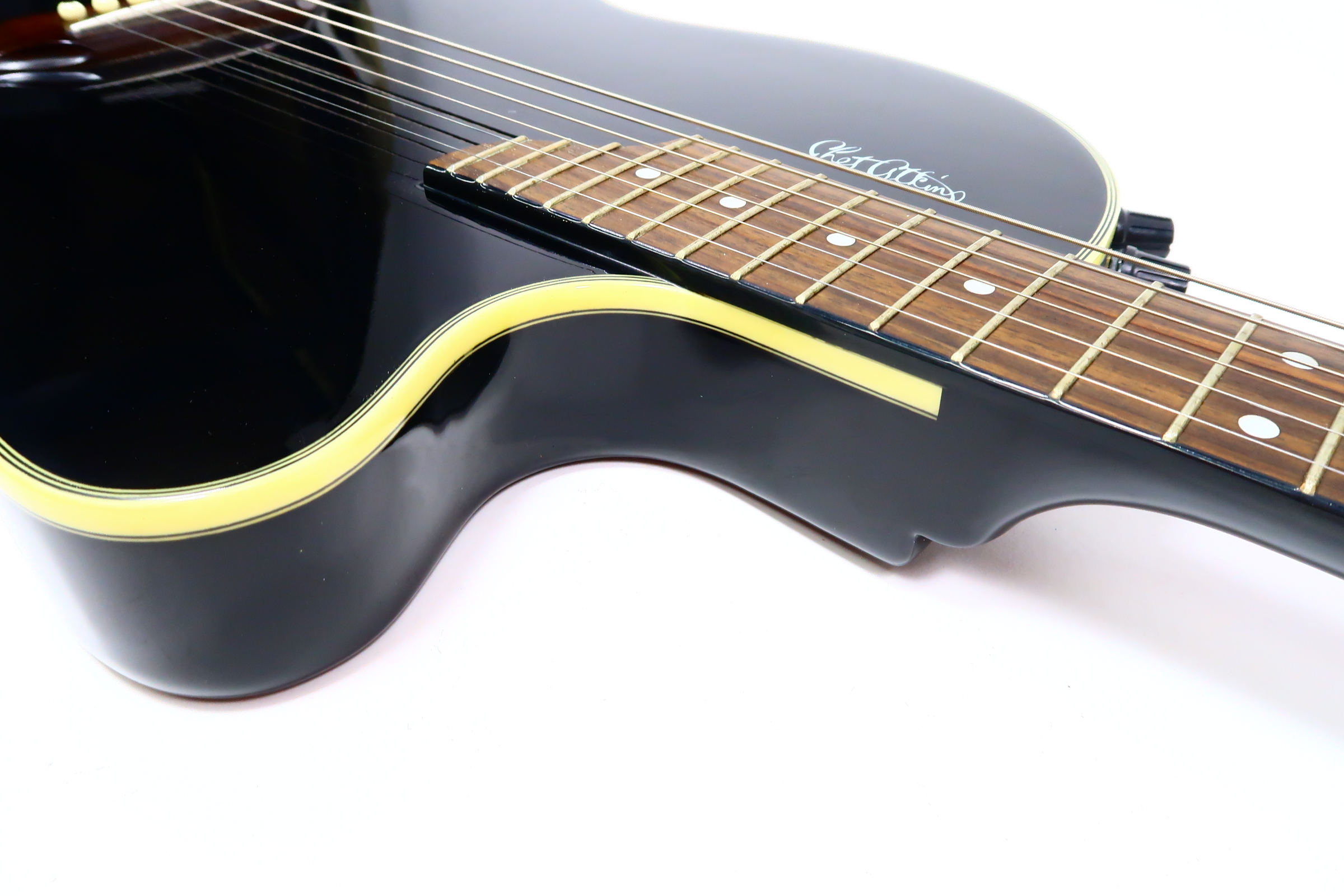 epiphone SST Studio 白っぽ