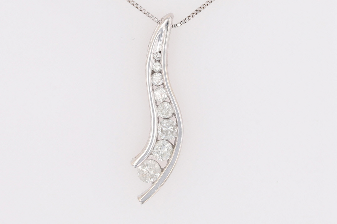 10k WG Diamond Journey shops Pendant