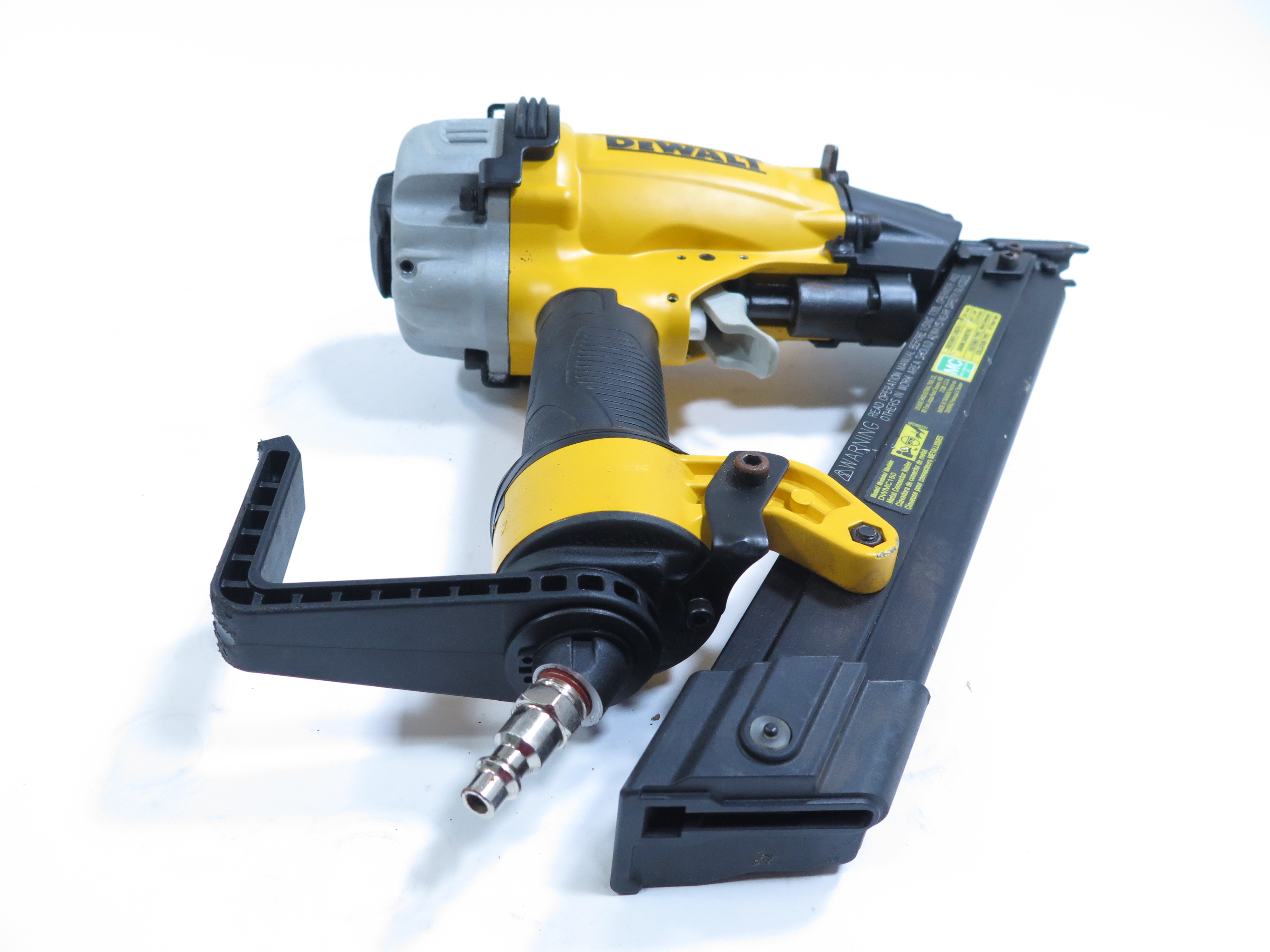 DeWalt DWMC150 35 Degree Pneumatic Metal Connector Nailer 7171