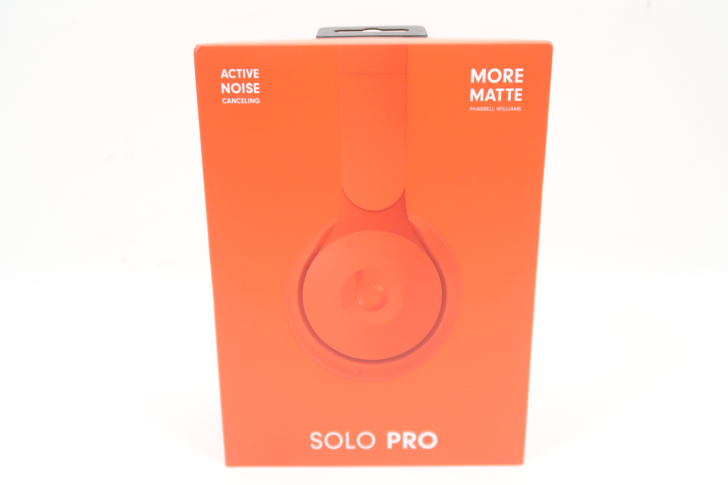 Beats solo pro online what's in the box