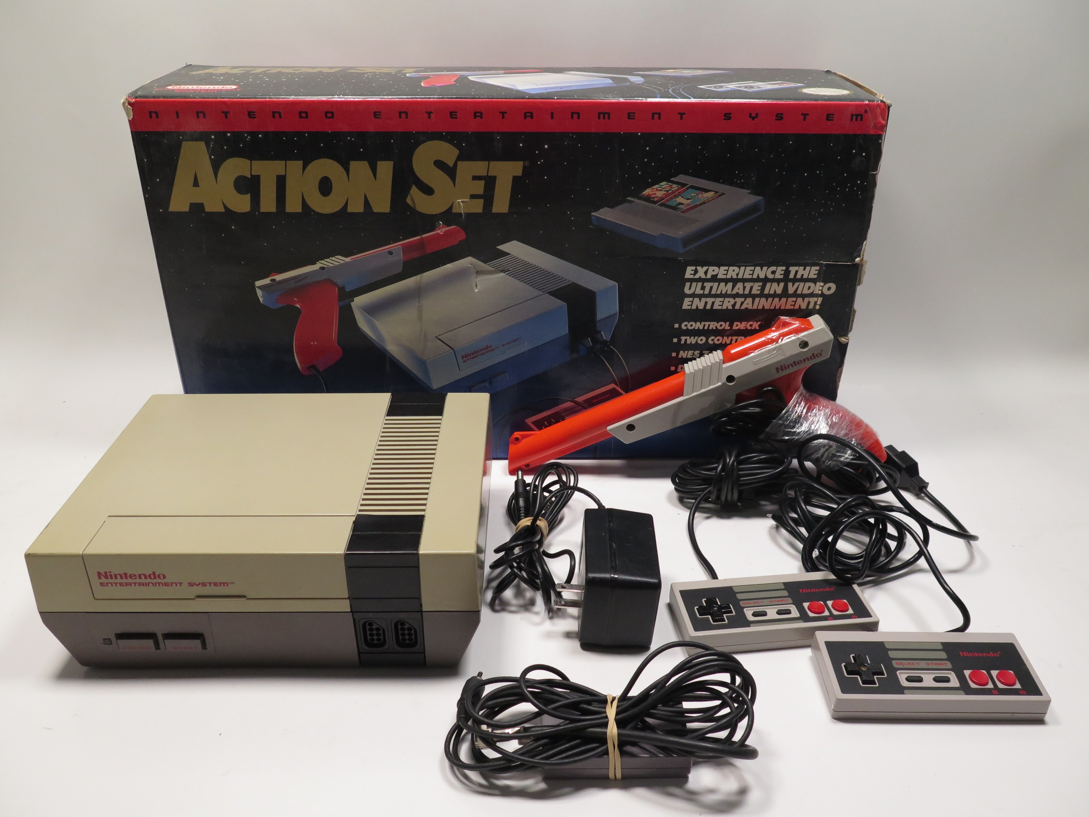 NES-001 Action Set Video Game Bundle 2212