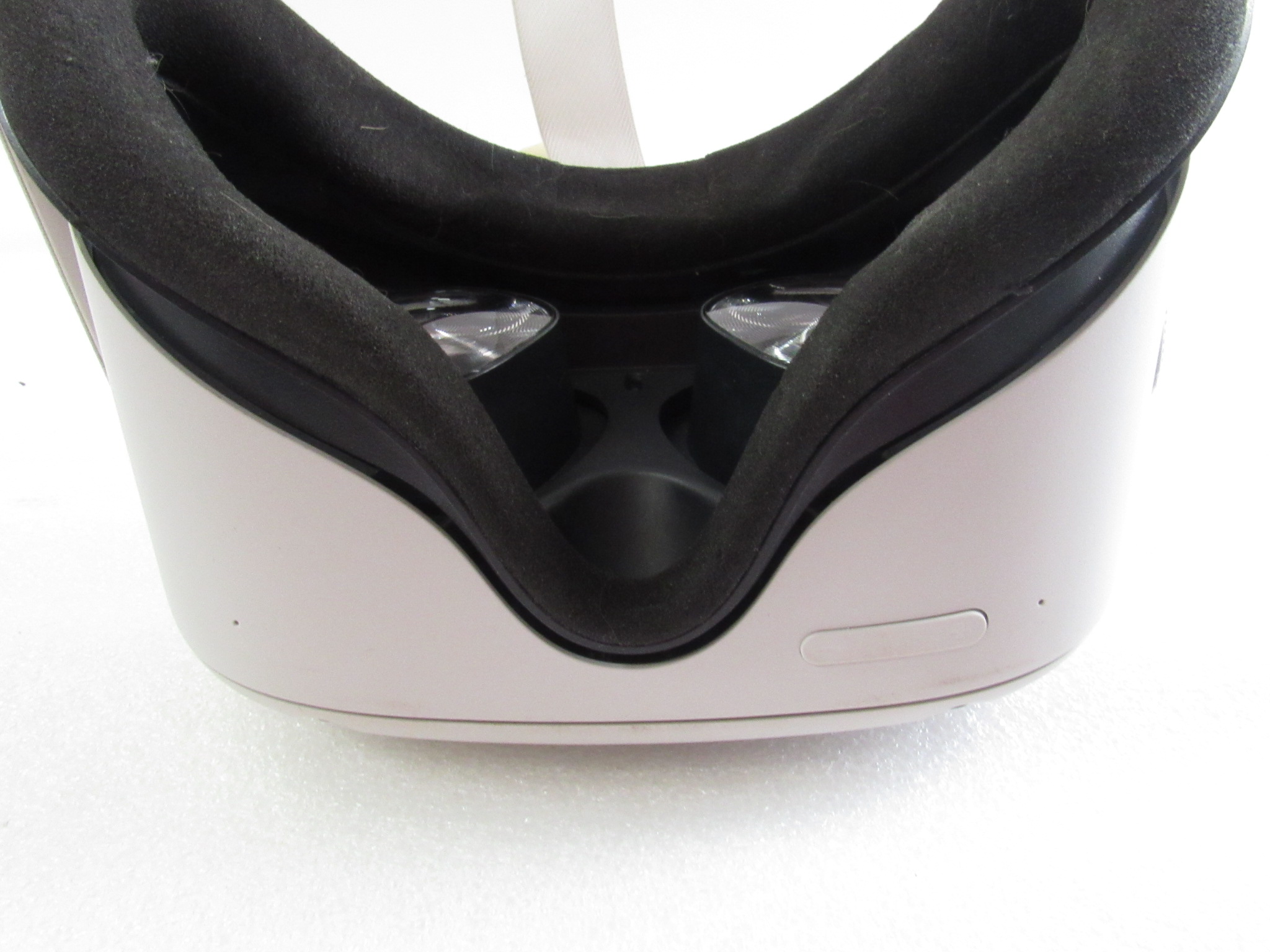 Meta Occulus Quest 2 Advanced All-In-One Virtual Reality Headset 128GB