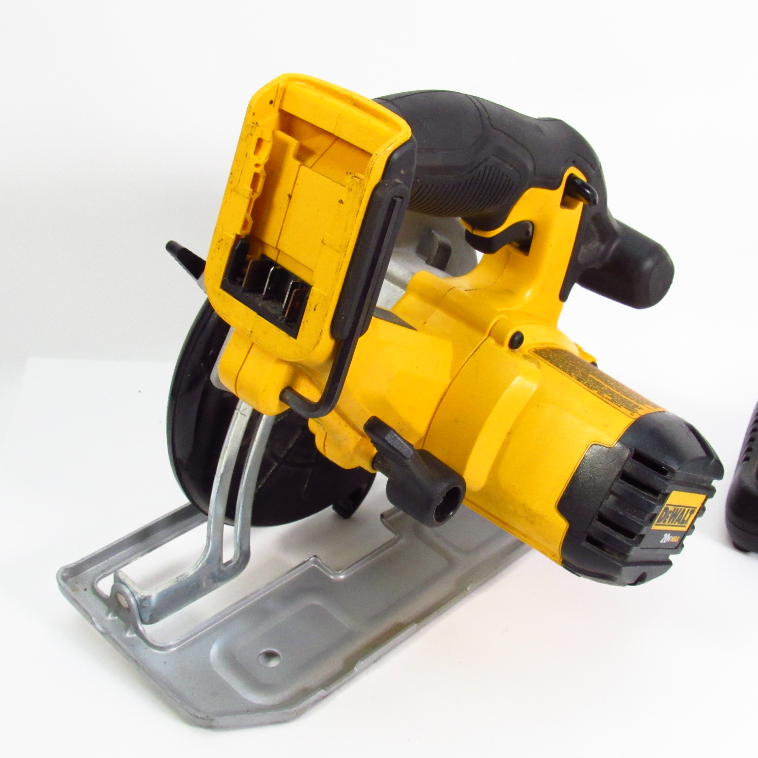 DeWalt DCS393 20V Lithiumion 61/2