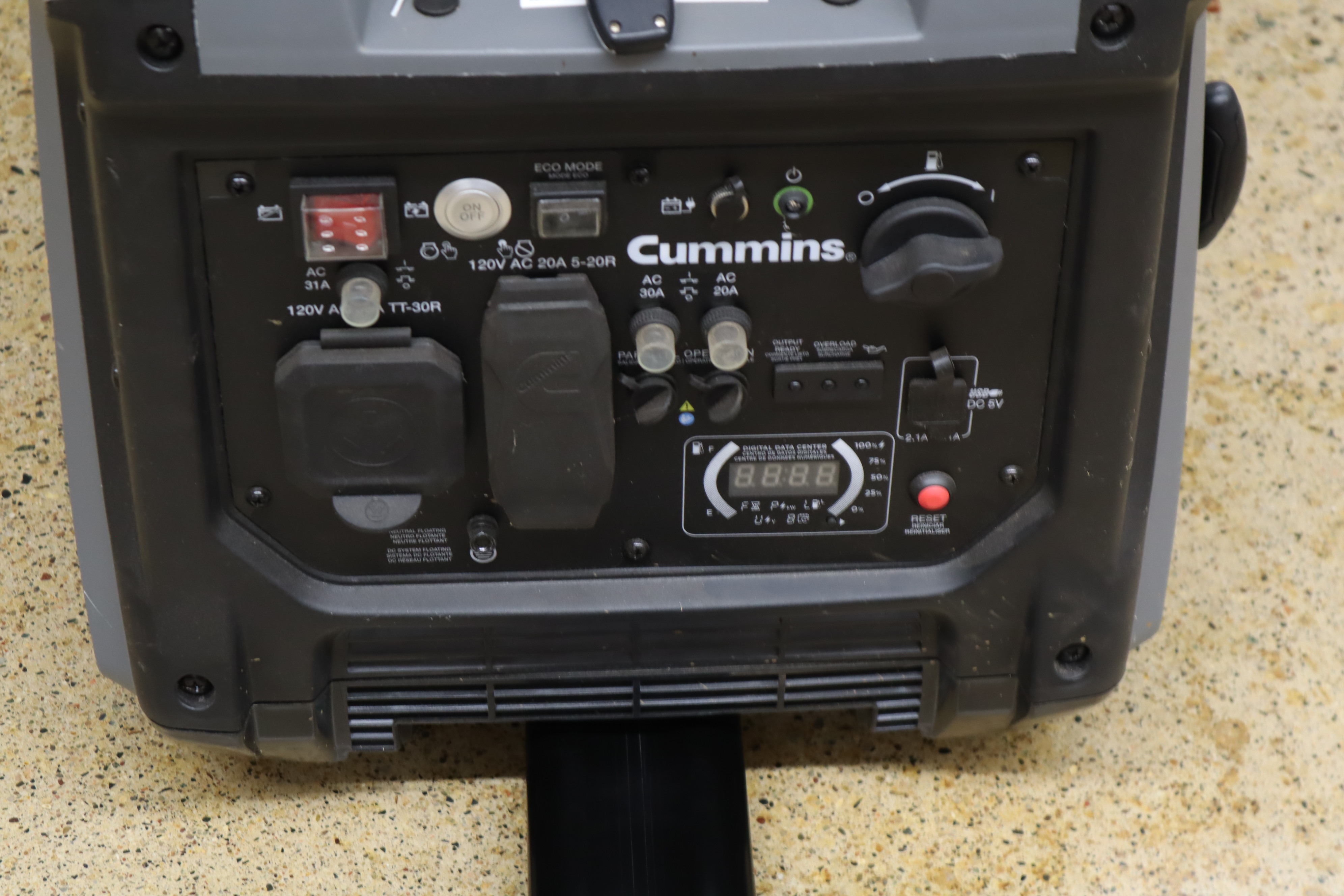 Cummins Onan P4500I Inverter Portable Generator Remote Start In Store